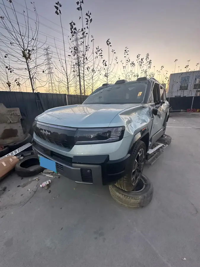 2025 FangChengBao Bao 8 2.0T 245HP L4 E-CVT PHEV 36.8KWH