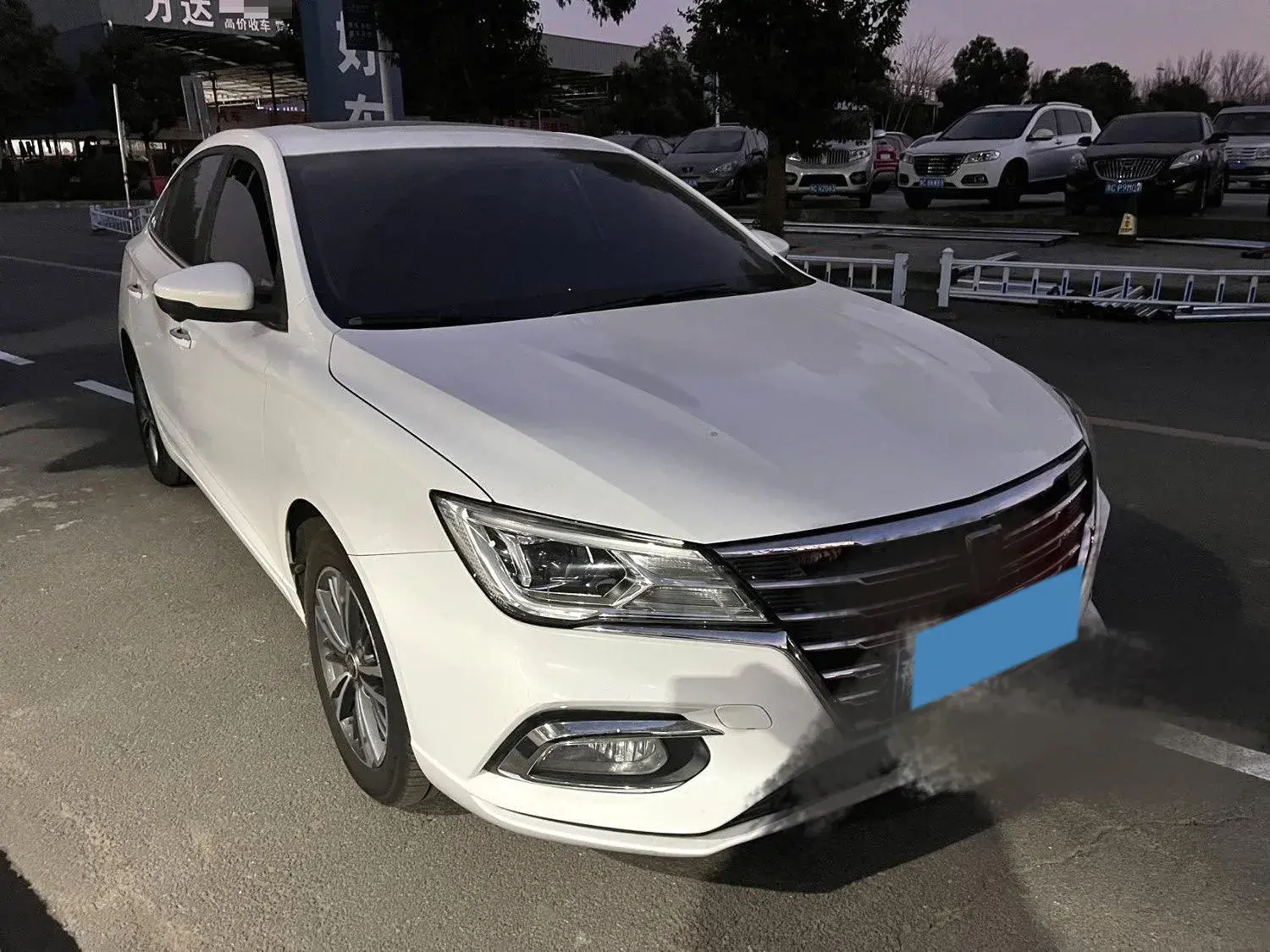 2019 ROEWE I5 thumbnail 3