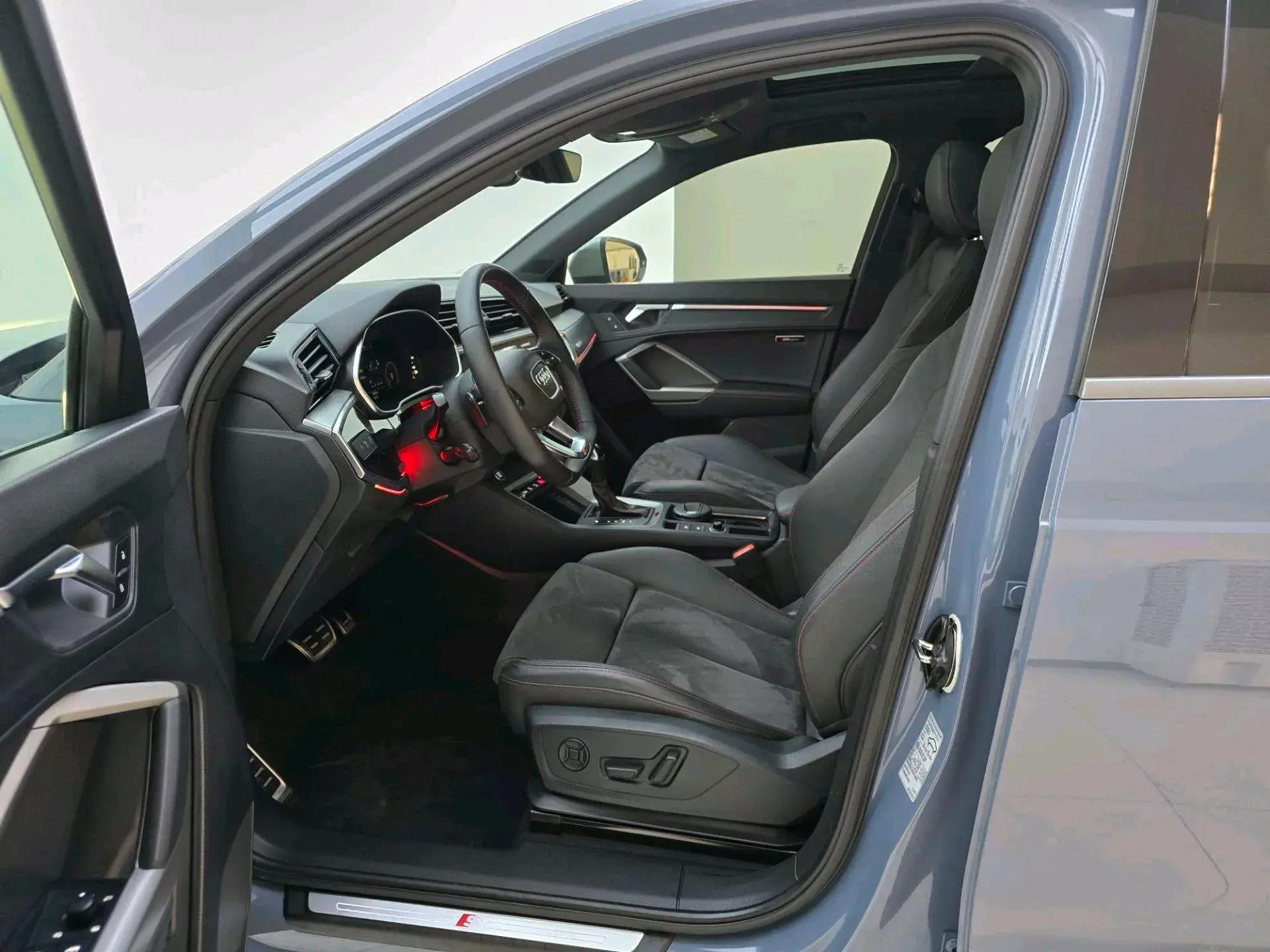 2022 AUDI Q3 thumbnail 4