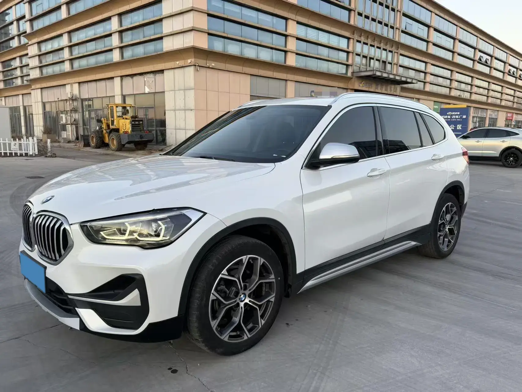 2022 BMW X1 view 1