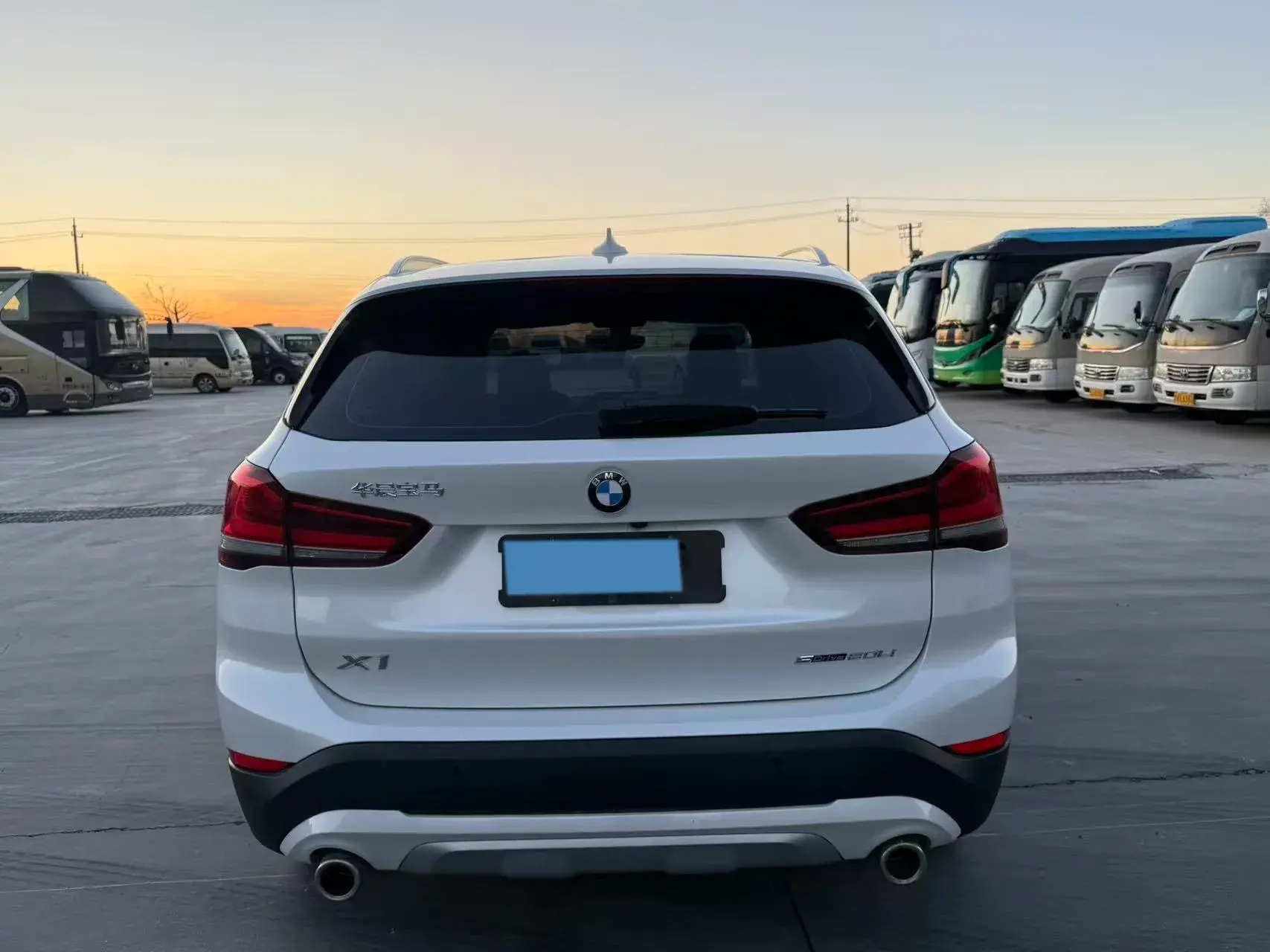 2022 BMW X1 thumbnail 4
