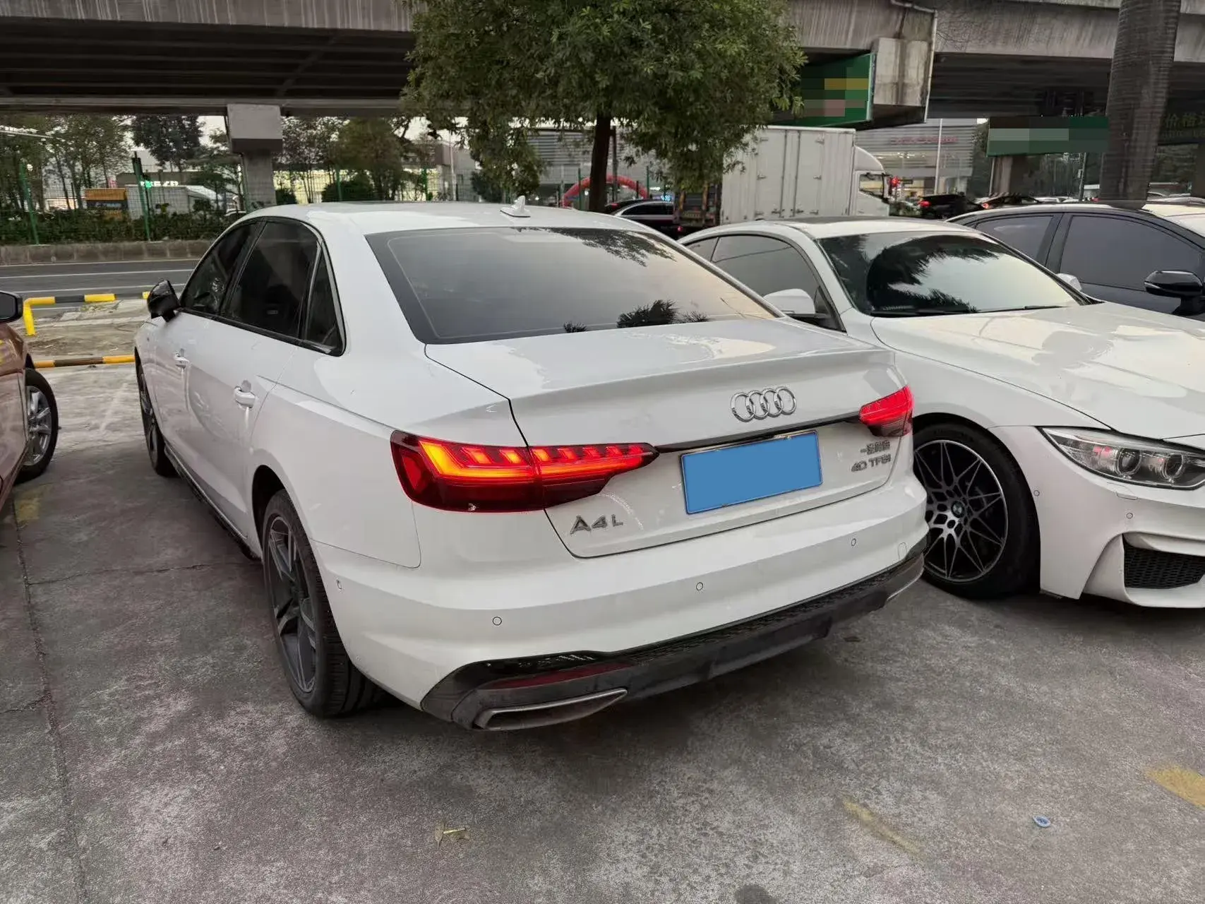 2023 AUDI A4L thumbnail 4