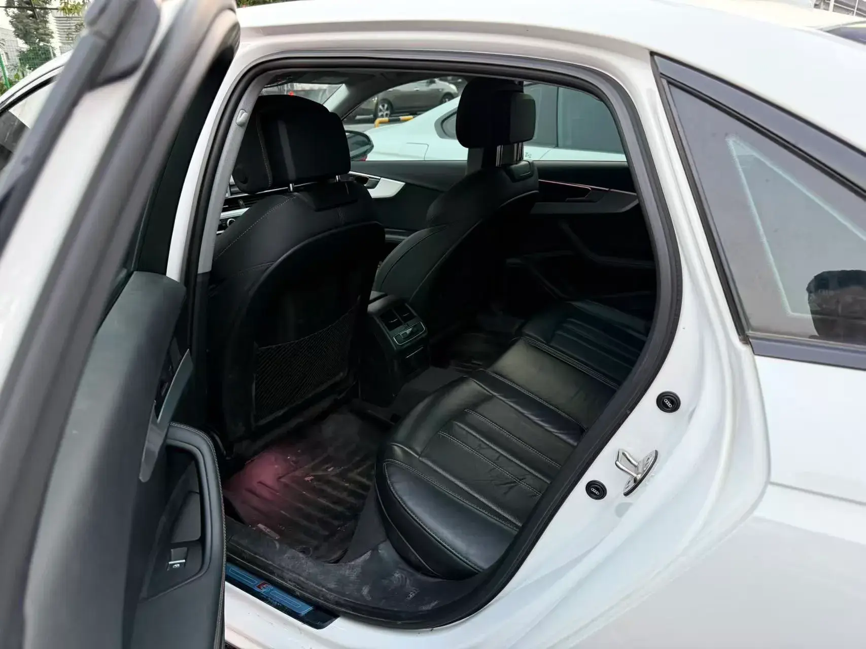 2023 AUDI A4L thumbnail 3