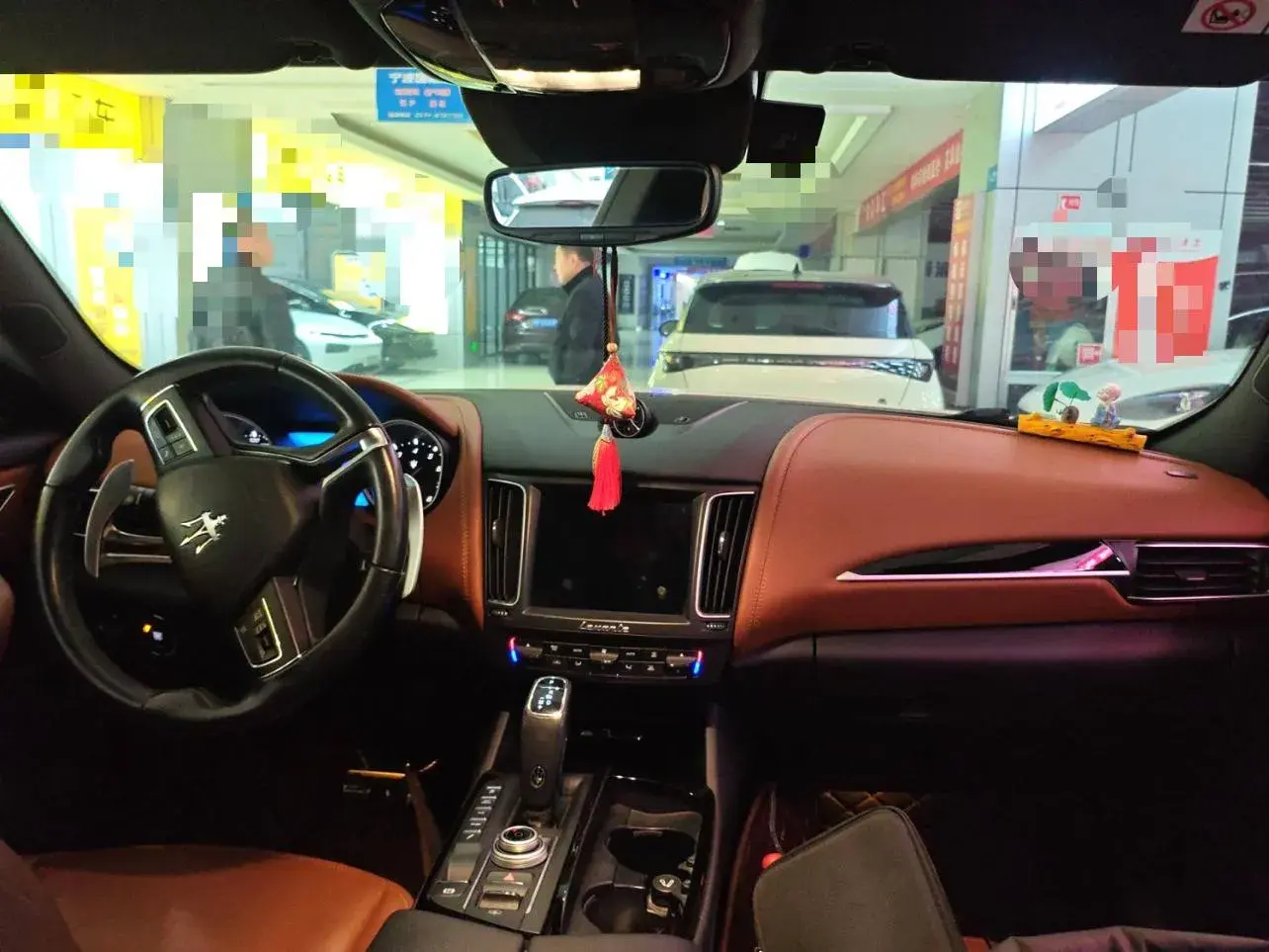 2019 MASERATI LEVANTE thumbnail 4