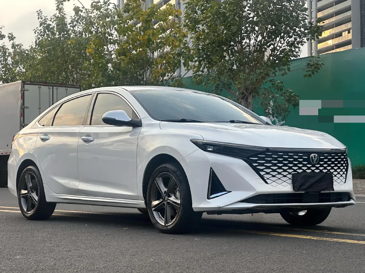 2023 ChangAn Raeton Plus 1.5T 188HP L4 7DCT,autocango,china used car exporter,china ev exporter,chinese used car exporter,chinese used ev exporter