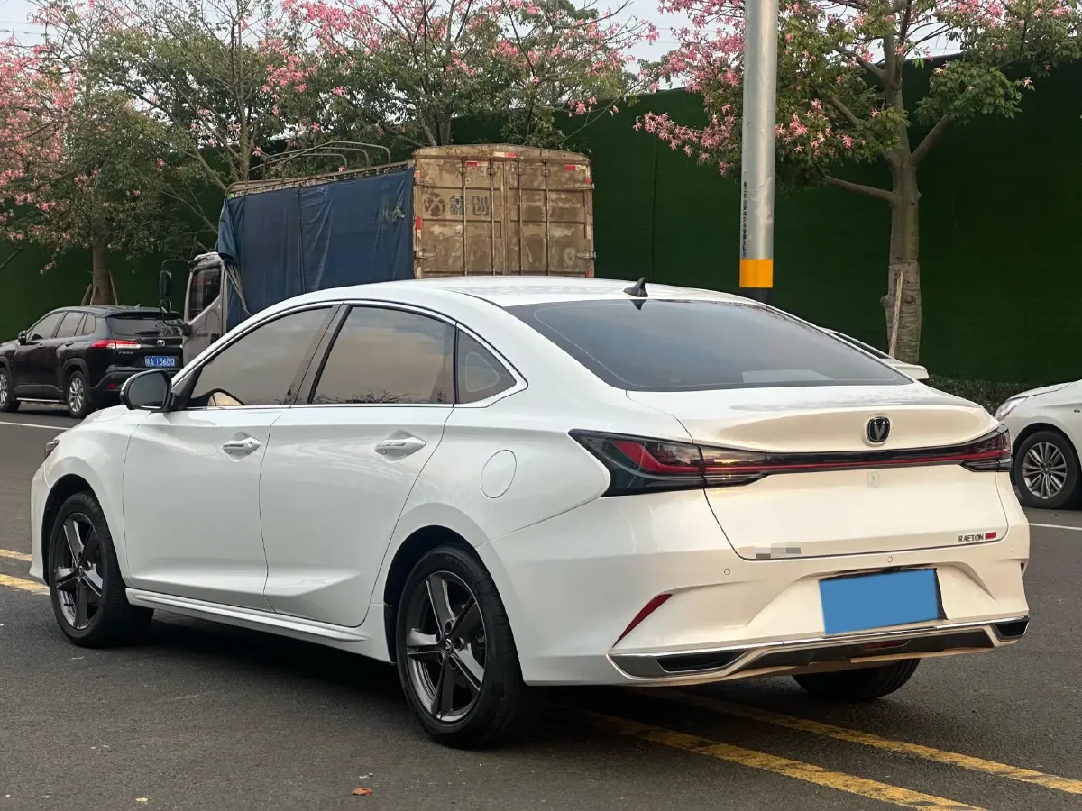2023 ChangAn Raeton Plus 1.5T 188HP L4 7DCT,autocango,china used car exporter,china ev exporter,chinese used car exporter,chinese used ev exporter