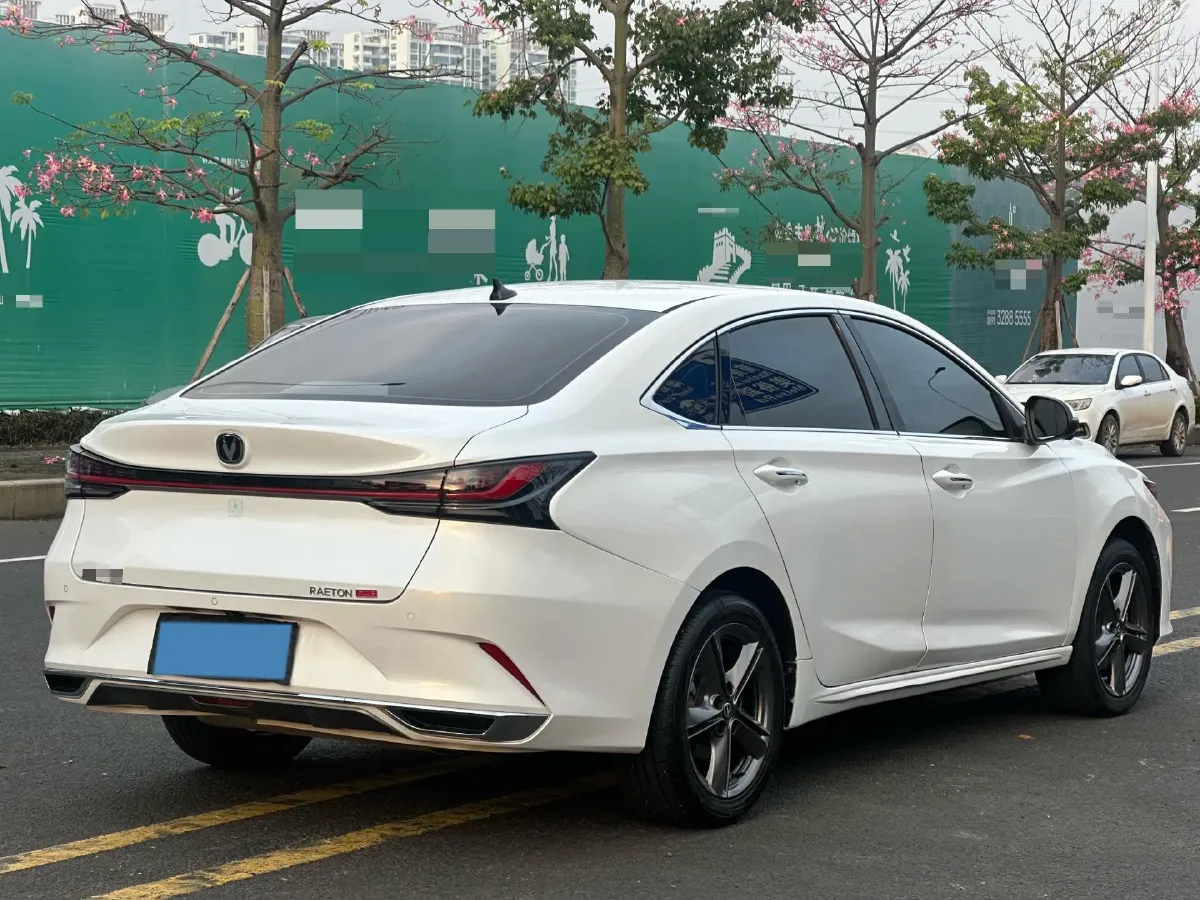 2023 ChangAn Raeton Plus 1.5T 188HP L4 7DCT,autocango,china used car exporter,china ev exporter,chinese used car exporter,chinese used ev exporter