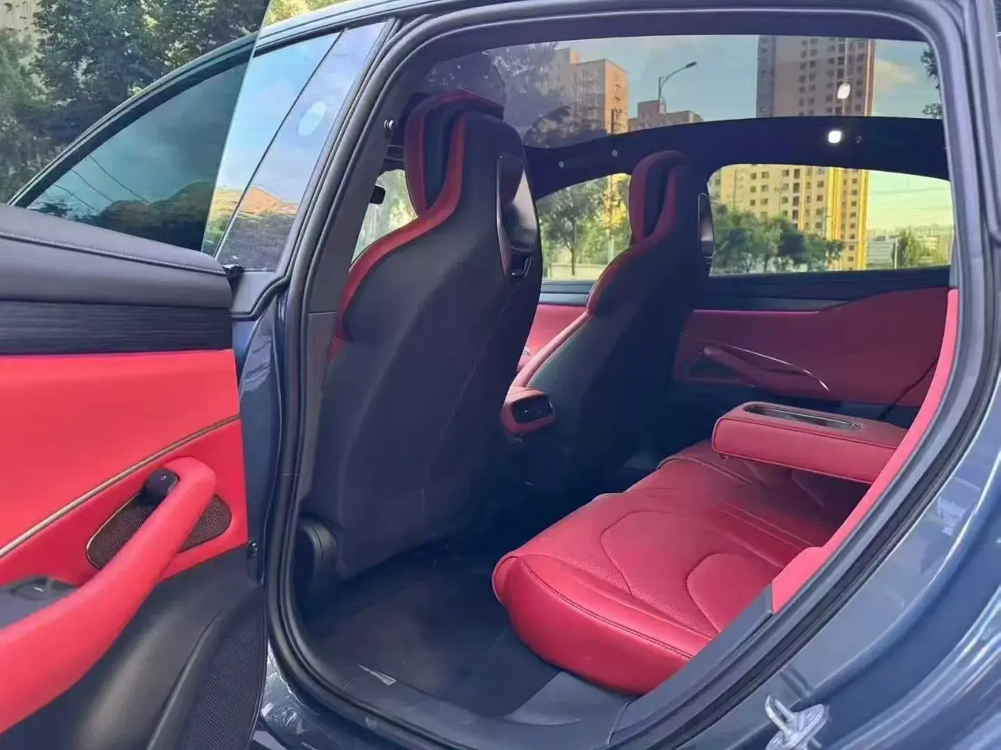 2024 MI SU7 thumbnail 4