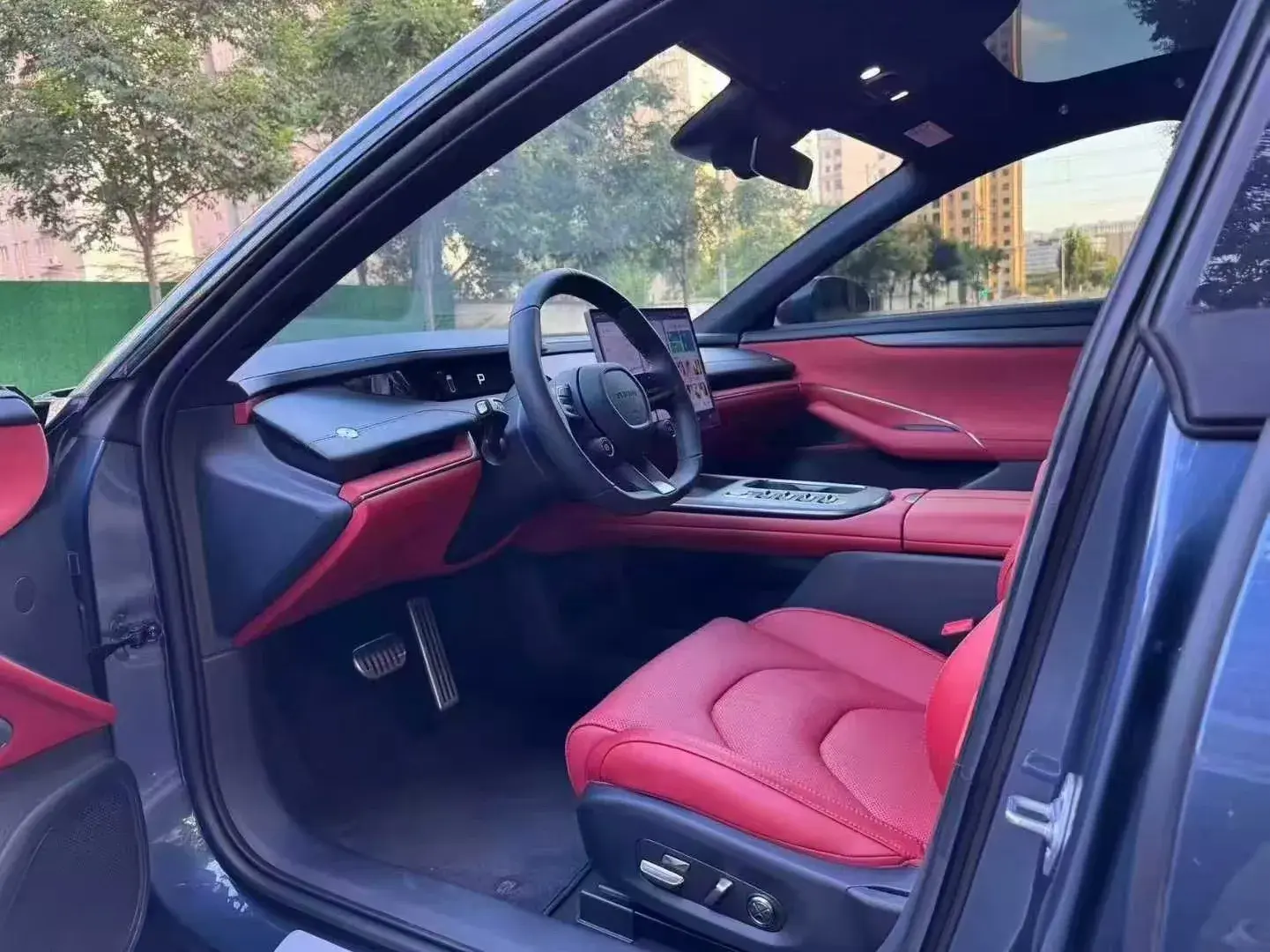 2024 MI SU7 thumbnail 3