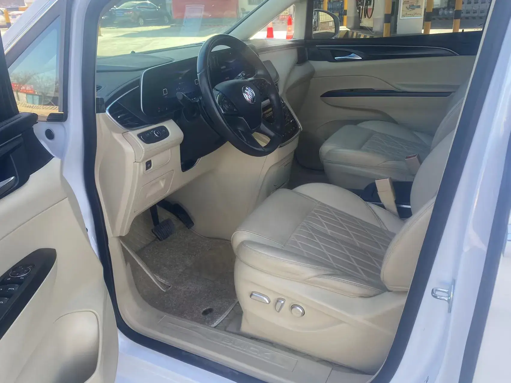 2023 BUICK GL8 thumbnail 3