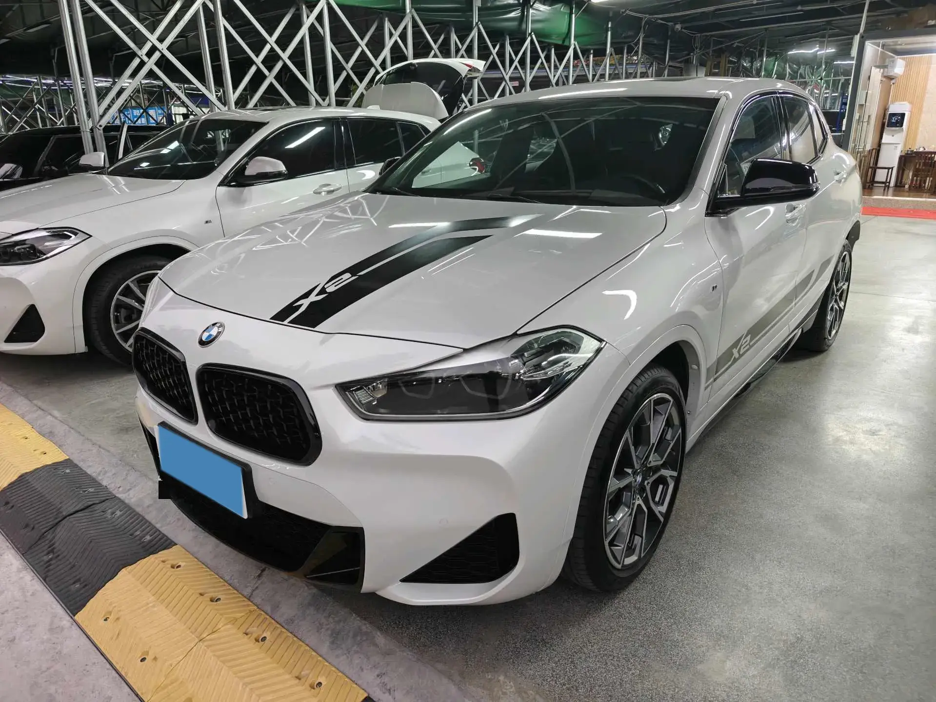 2021 BMW X2 view 1