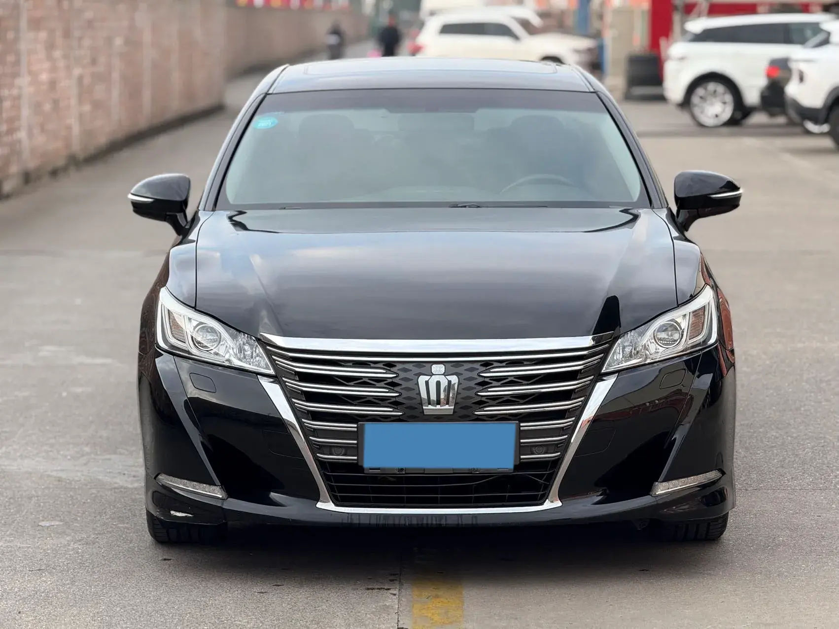 2017 TOYOTA CROWN thumbnail 2