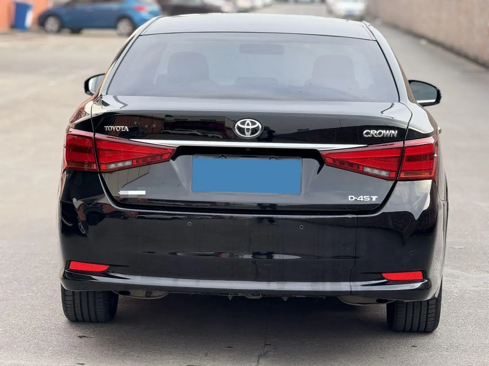 2017 TOYOTA CROWN thumbnail 4