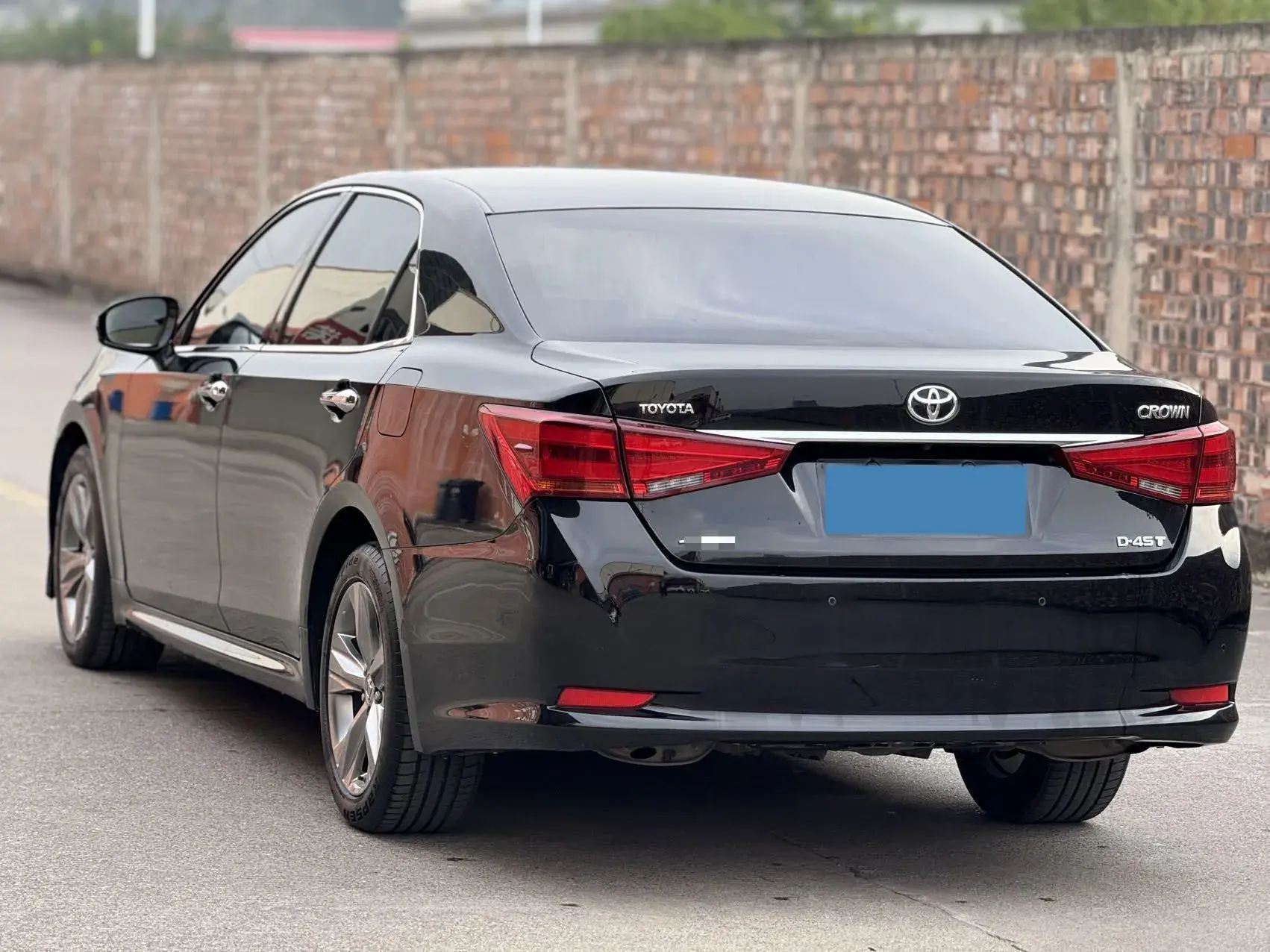 2017 TOYOTA CROWN thumbnail 3