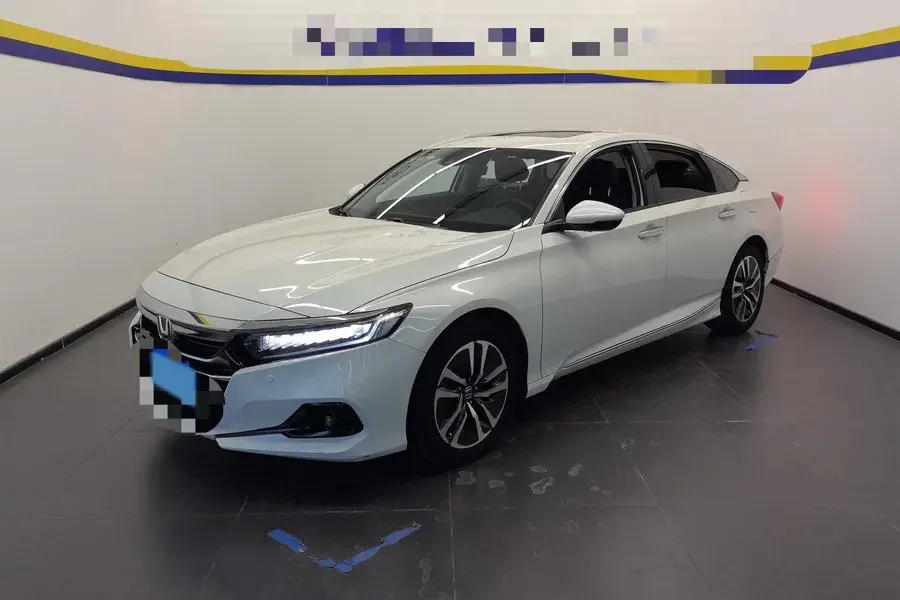2022 HONDA ACCORD view 1