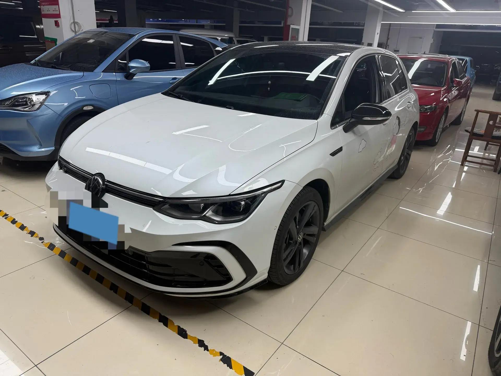 2023 VOLKSWAGEN GOLF view 1