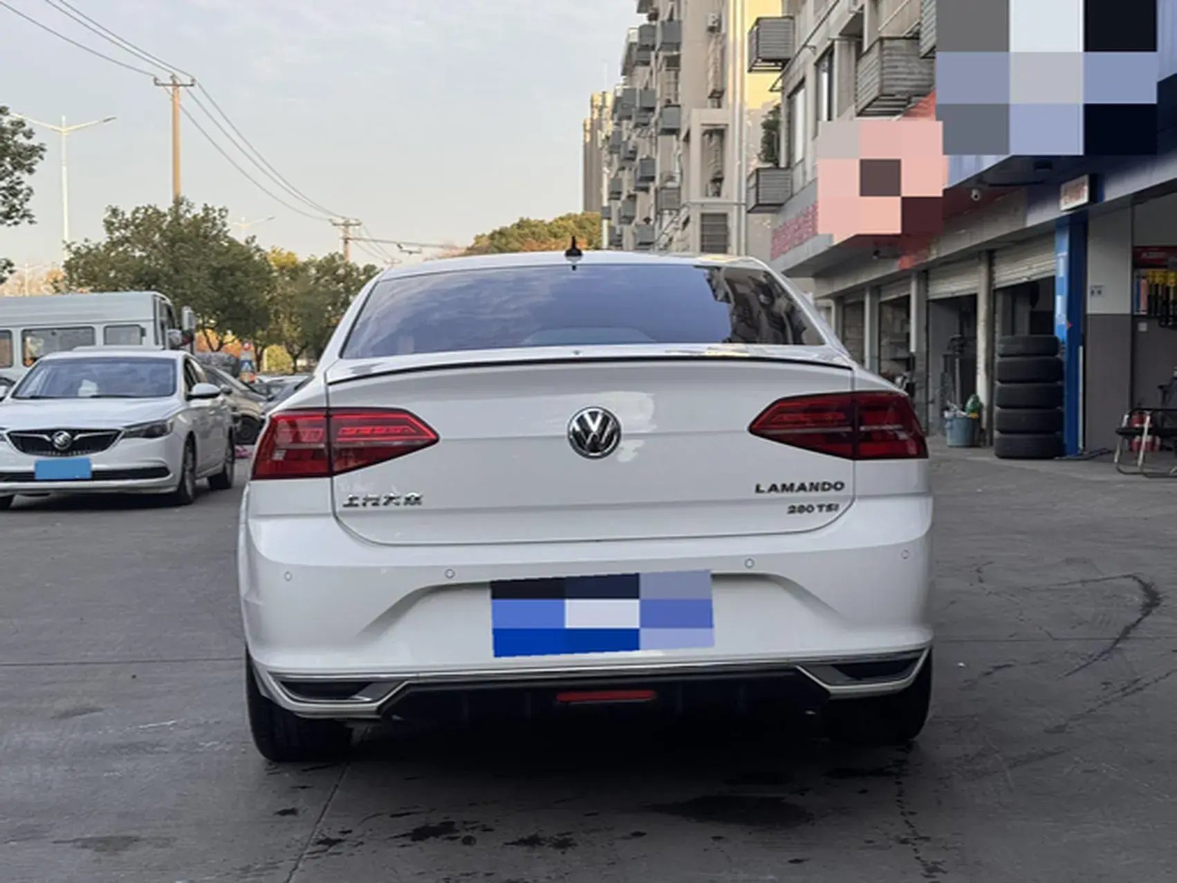 2019 VOLKSWAGEN PASSAT thumbnail 3