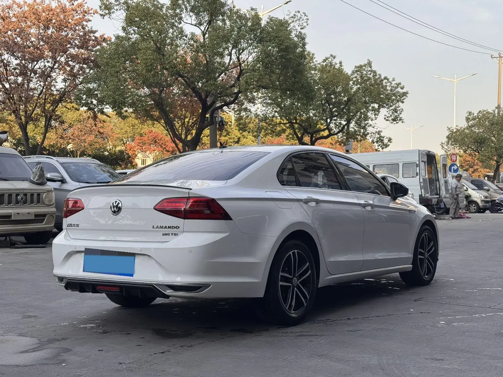 2019 VOLKSWAGEN PASSAT thumbnail 4