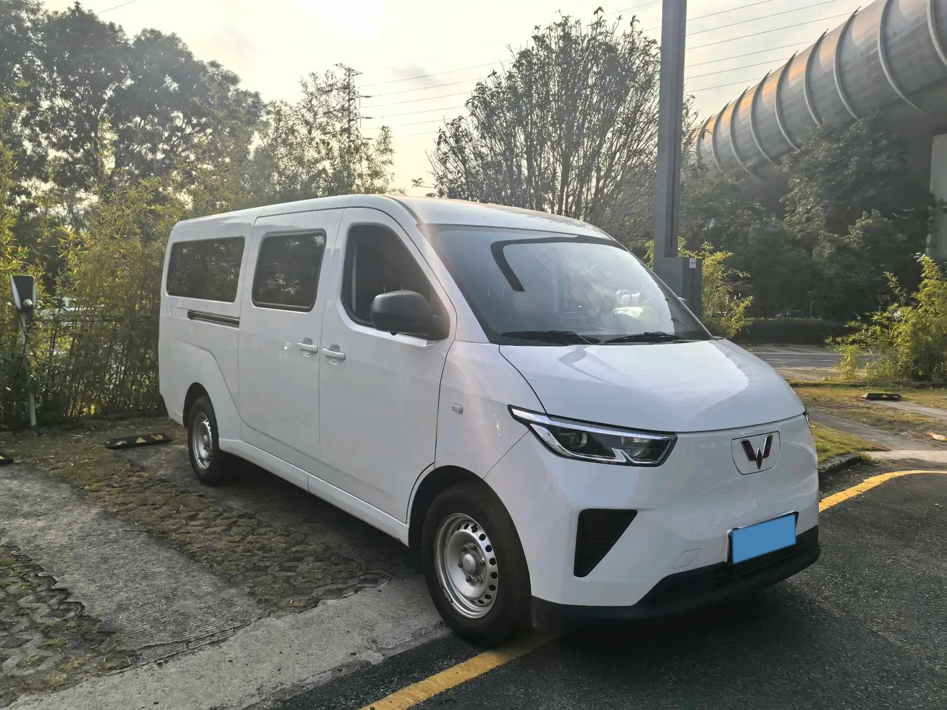 2024 WULING YANGGUANG thumbnail 2