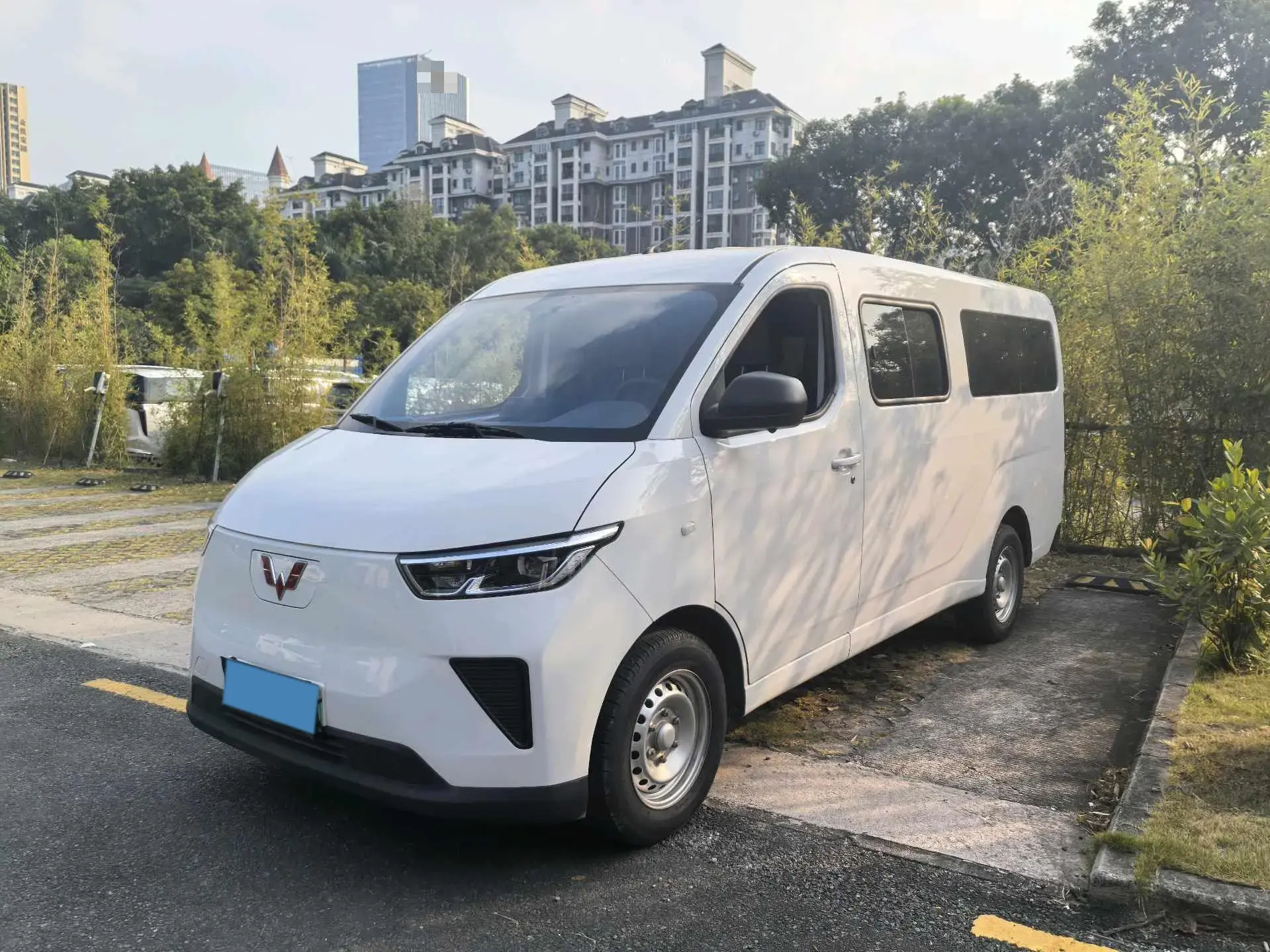 2024 WULING YANGGUANG view 1