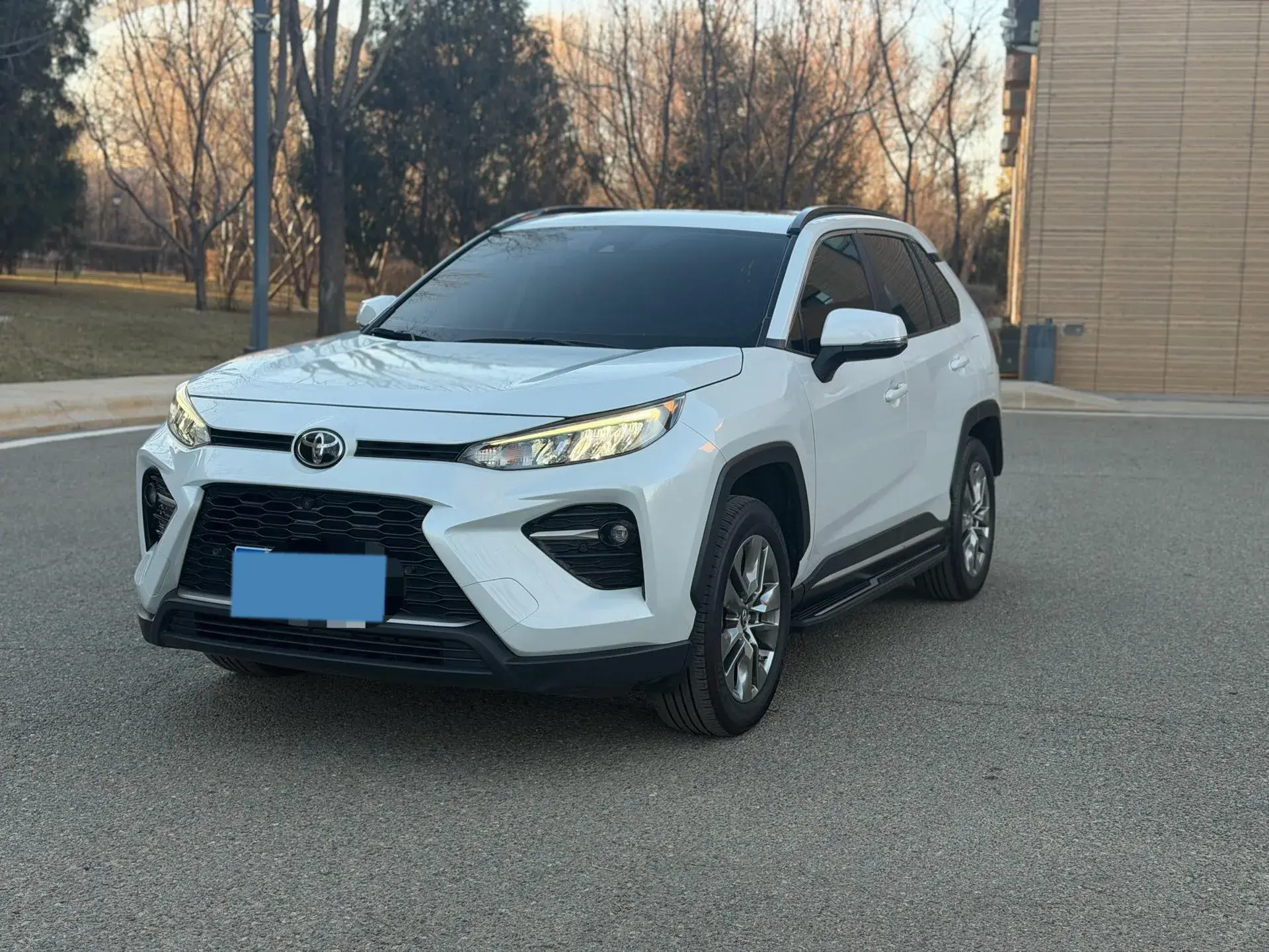 2022 TOYOTA WILDLANDER view 1