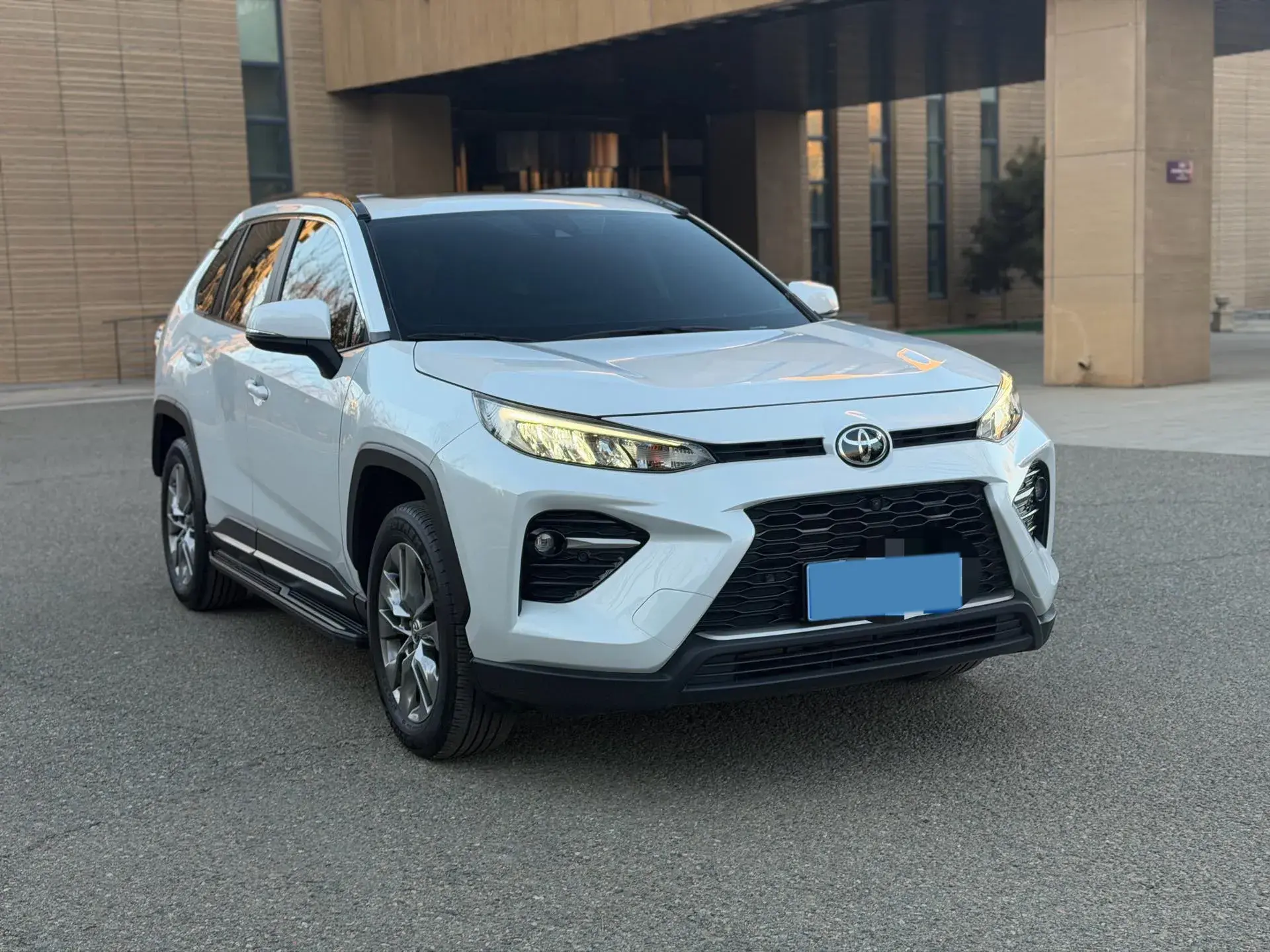 2022 TOYOTA WILDLANDER thumbnail 2