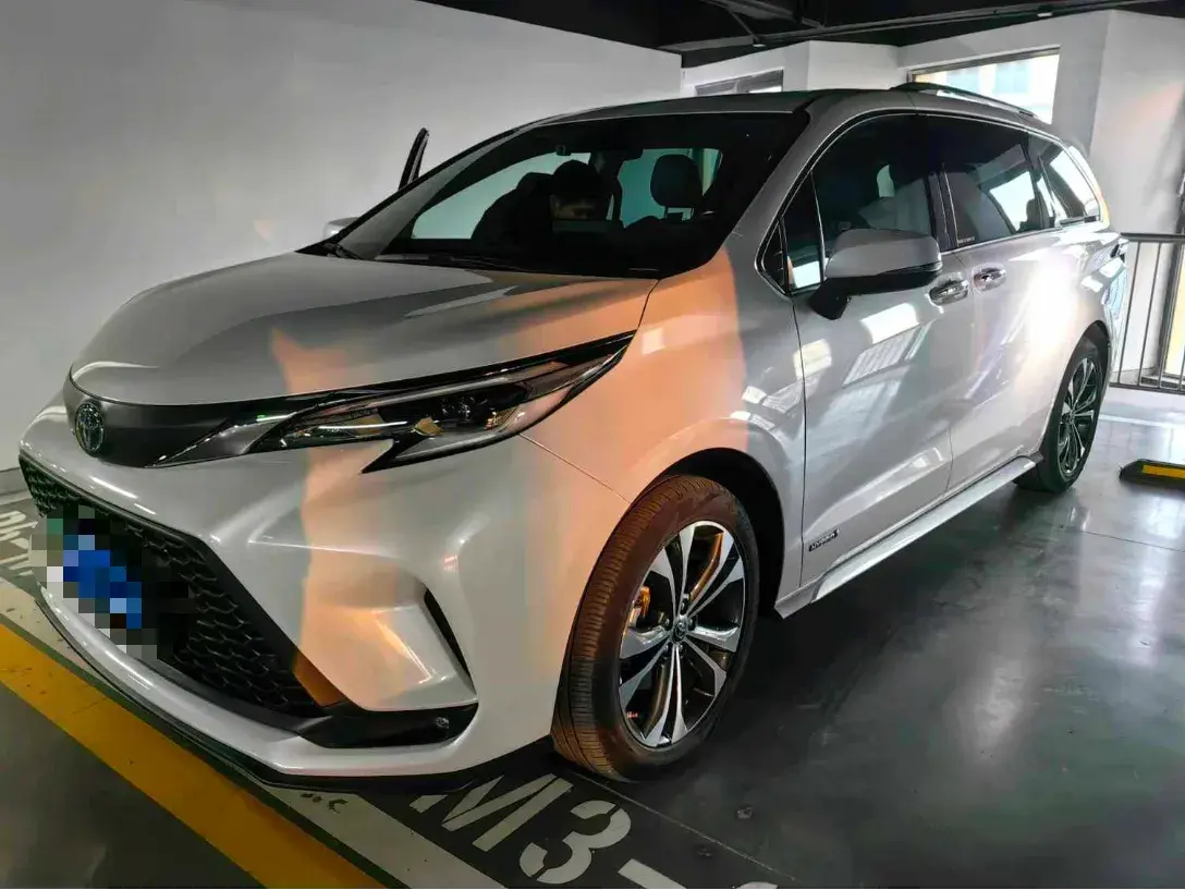 2024 Toyota Granvia 2.5L 189HP L4 E-CVT Hybrid