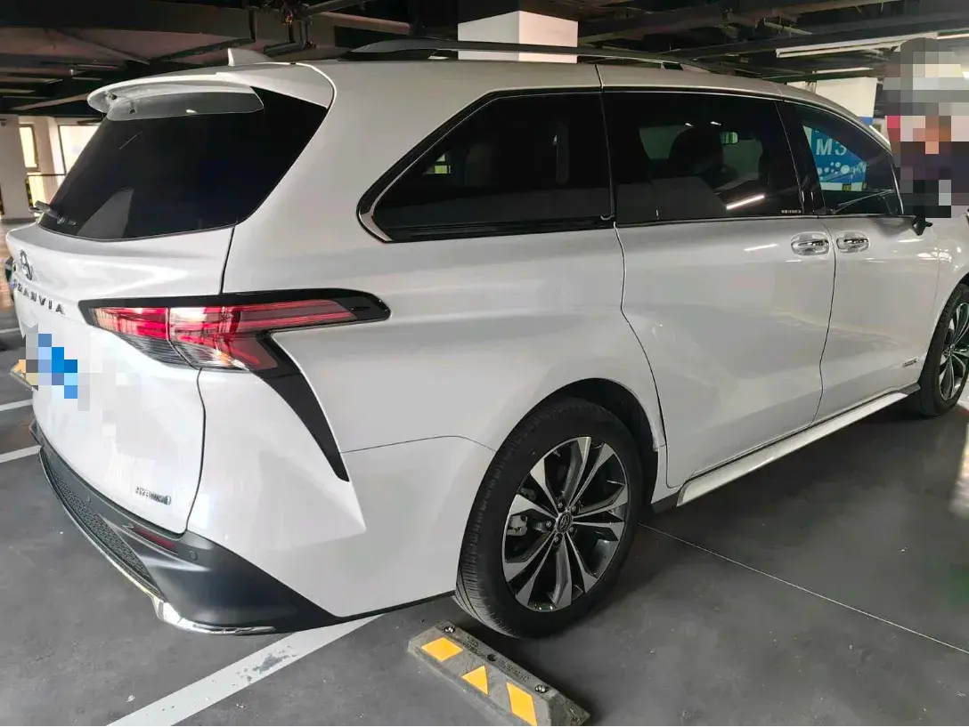 2024 TOYOTA GRANVIA thumbnail 3