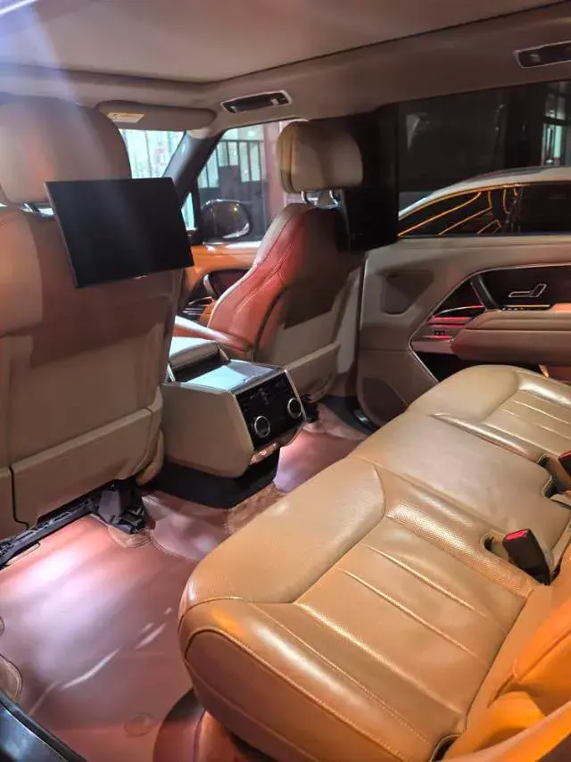 2024 LAND ROVER thumbnail 4