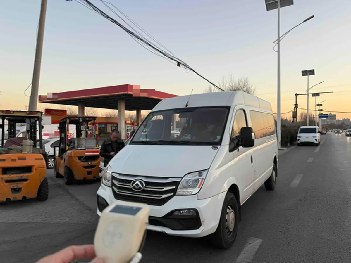 2024 MAXUS XinTu V80 2.0T 126HP L4 6MT