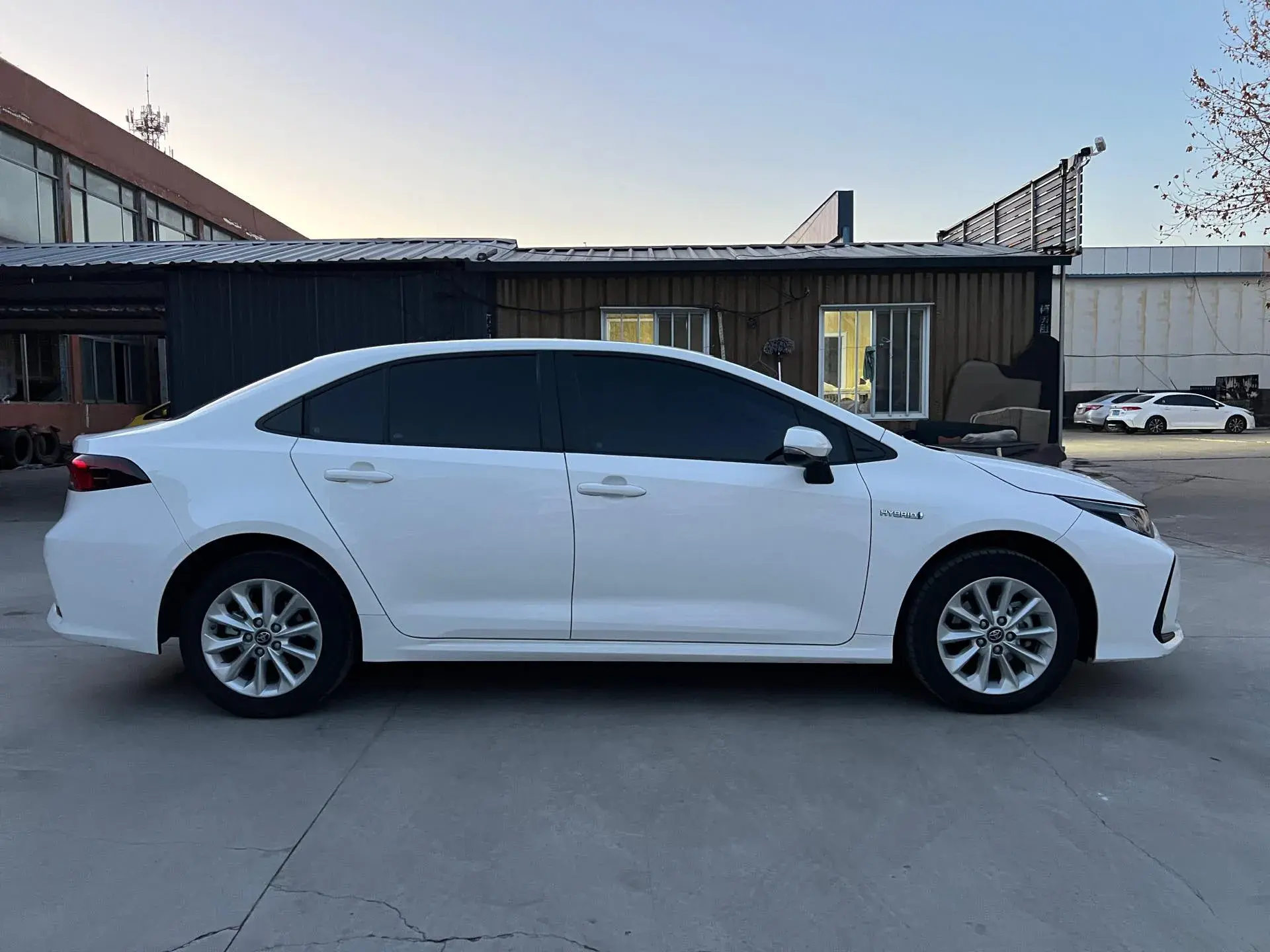 2021 TOYOTA COROLLA thumbnail 3