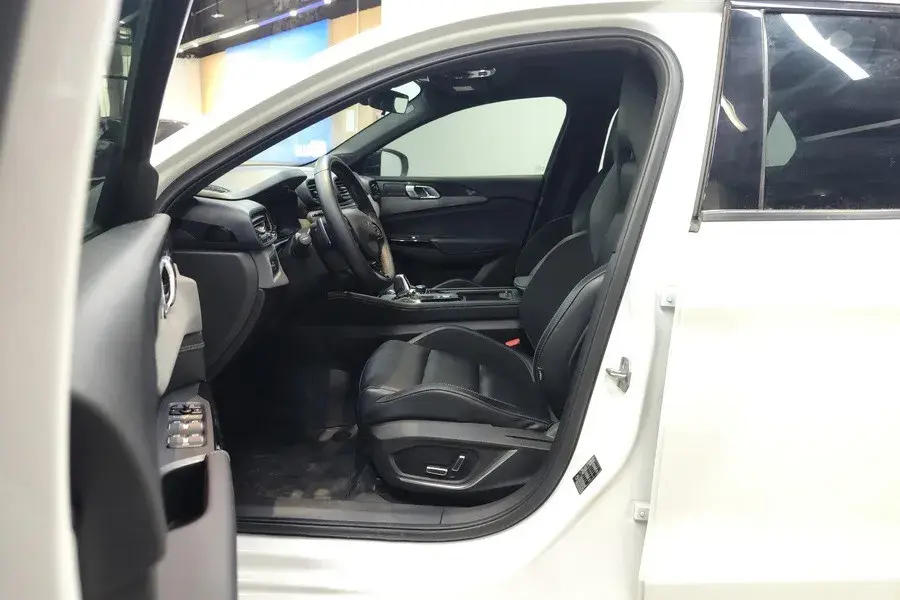 2022 LYNK&CO 03 thumbnail 4