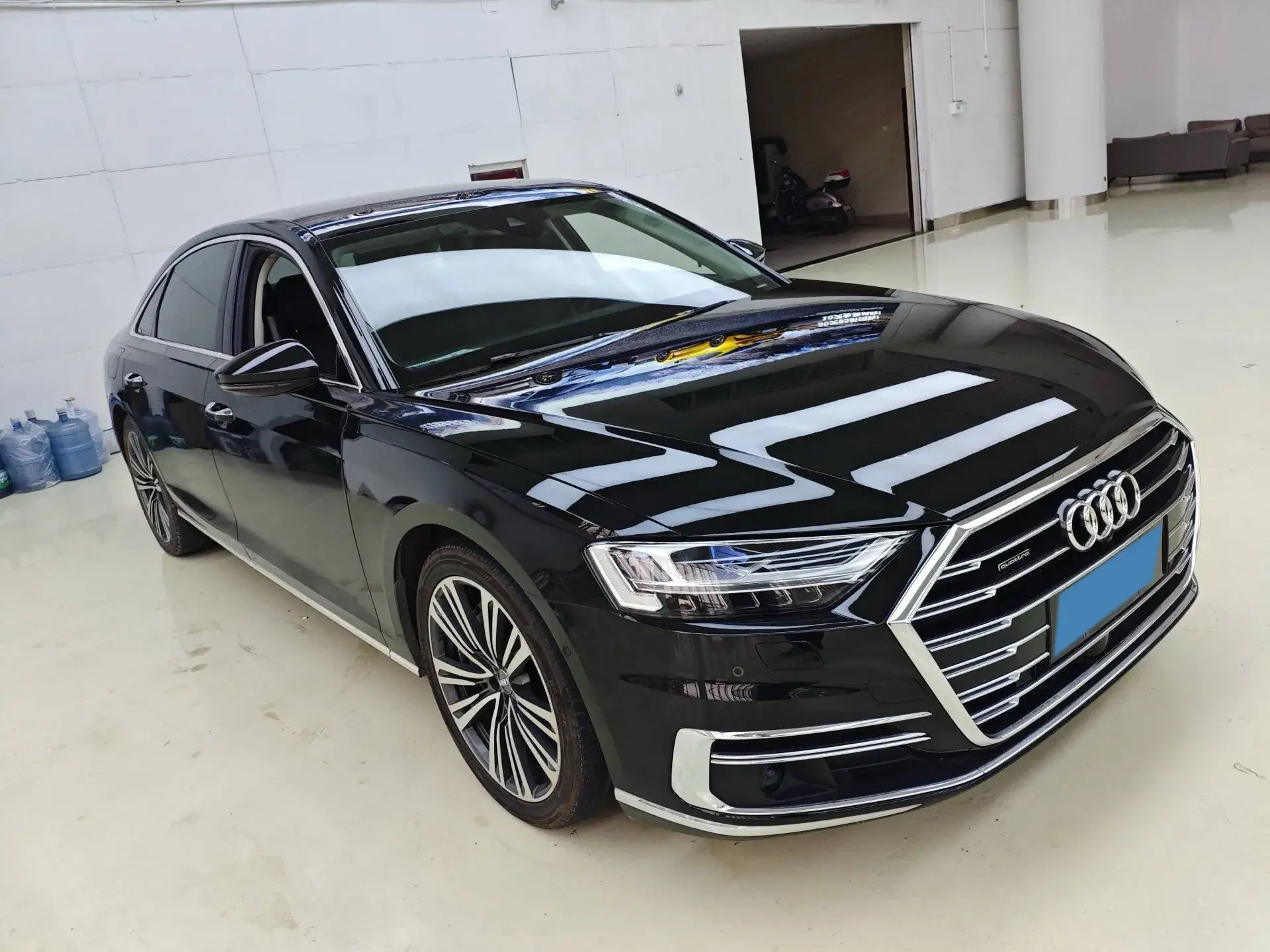 2019 AUDI A8 thumbnail 2