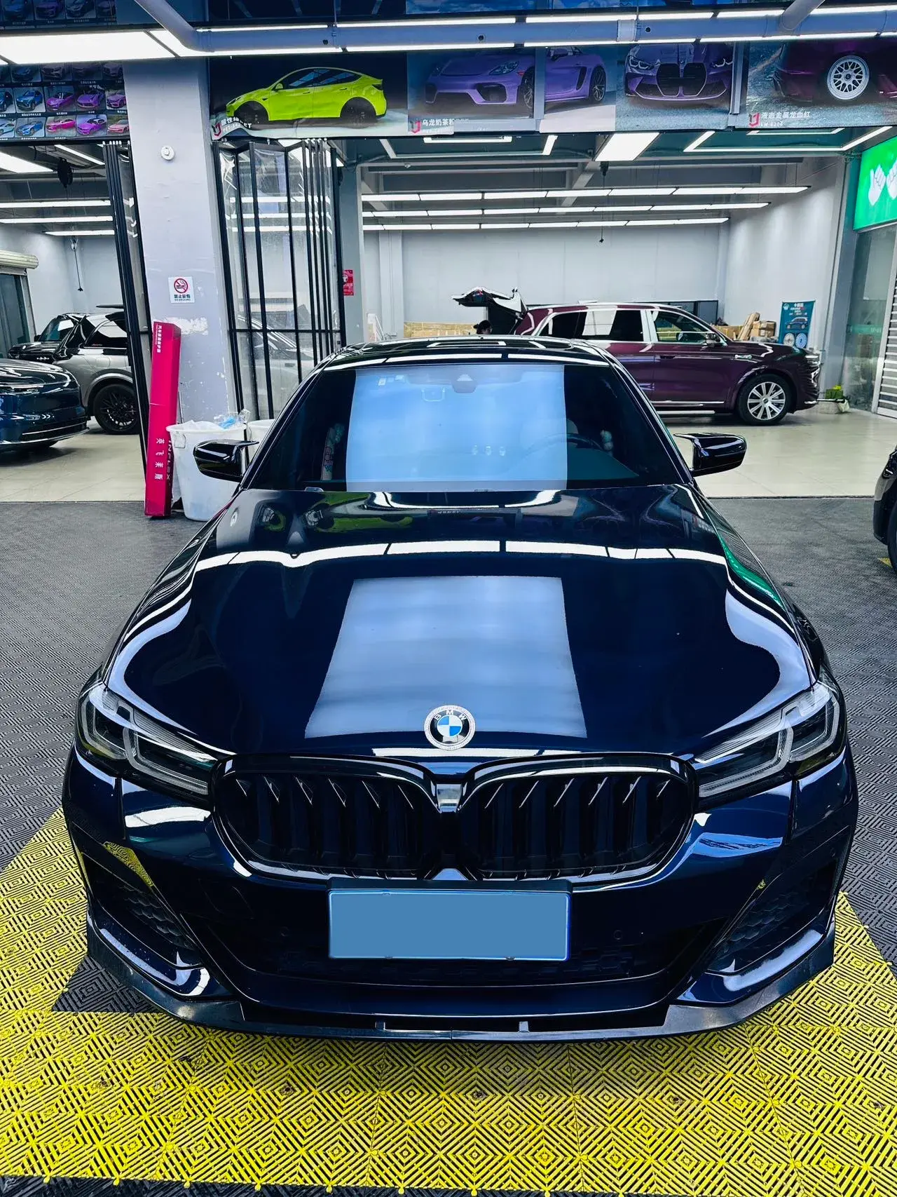 2021 BMW 5 thumbnail 2