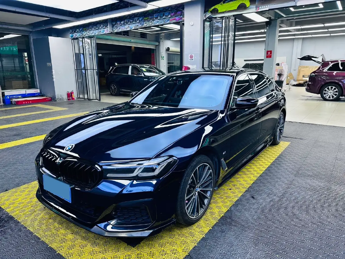 2021 BMW 5 Series 2.0T 184HP L4 8AT