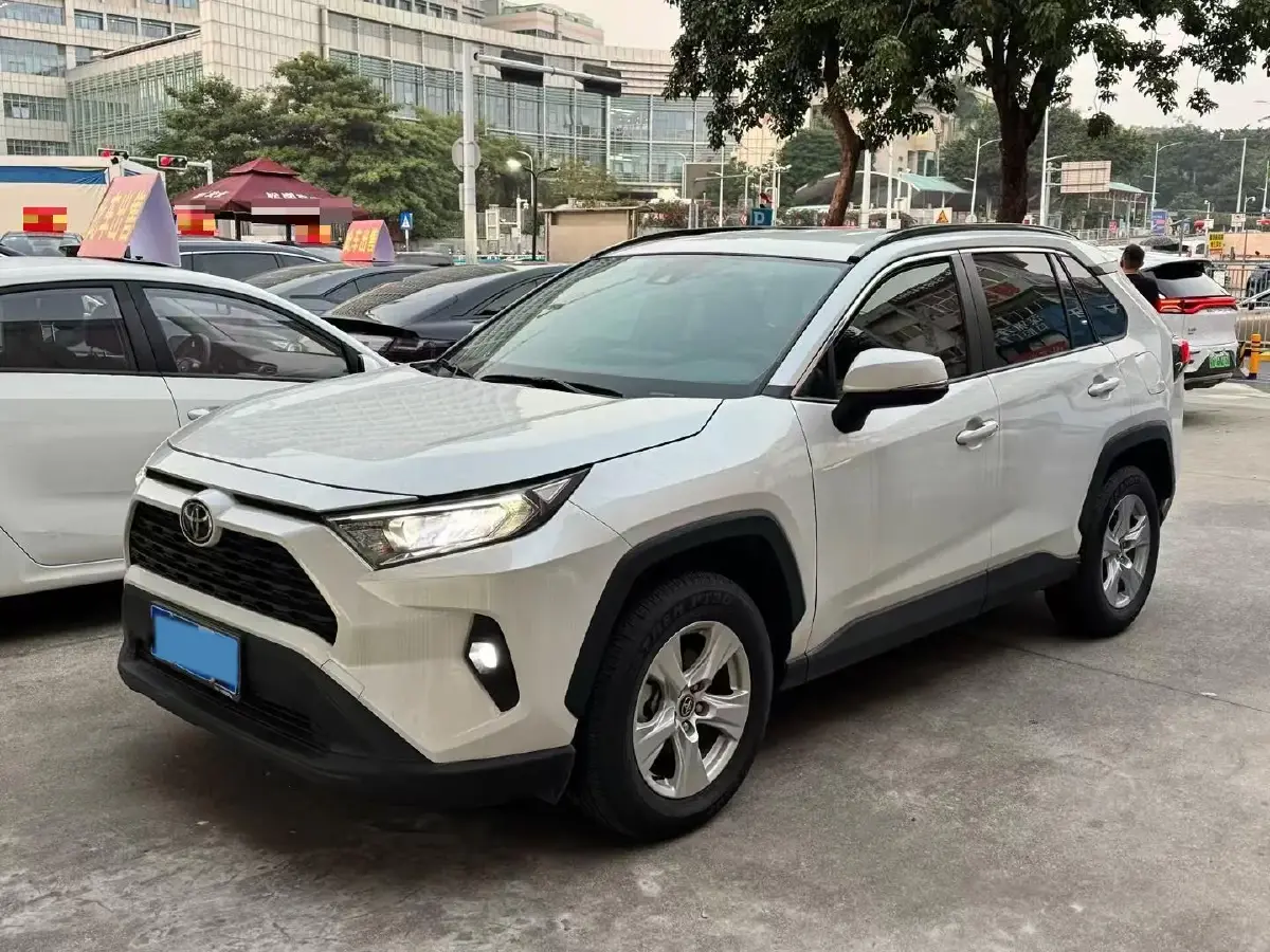2024 Toyota RAV4 2.0L 171HP L4 CVT