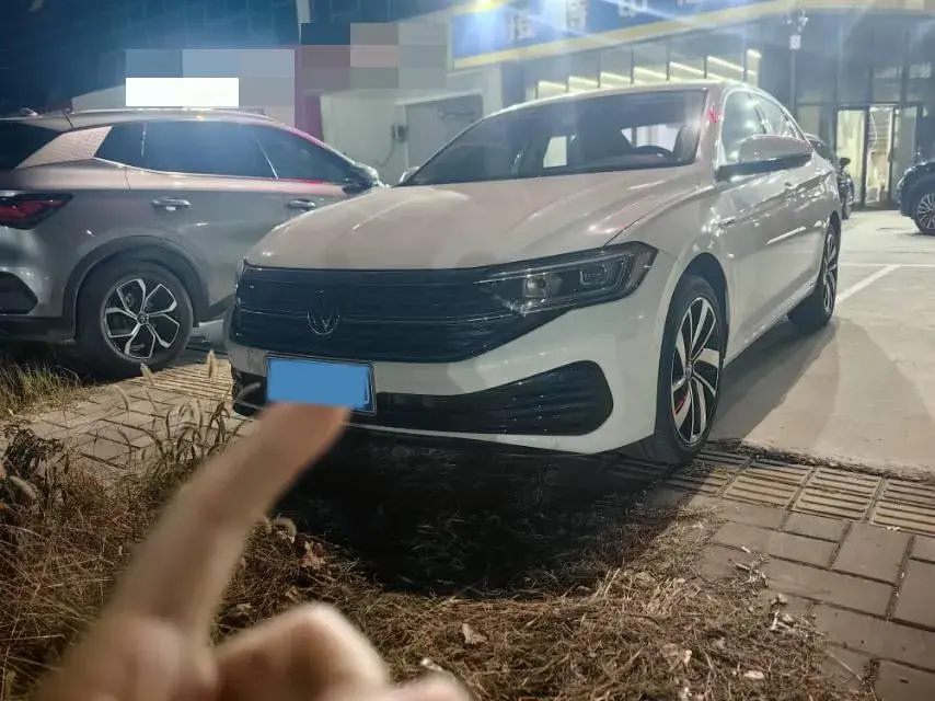 2023 VOLKSWAGEN SAGITAR view 1