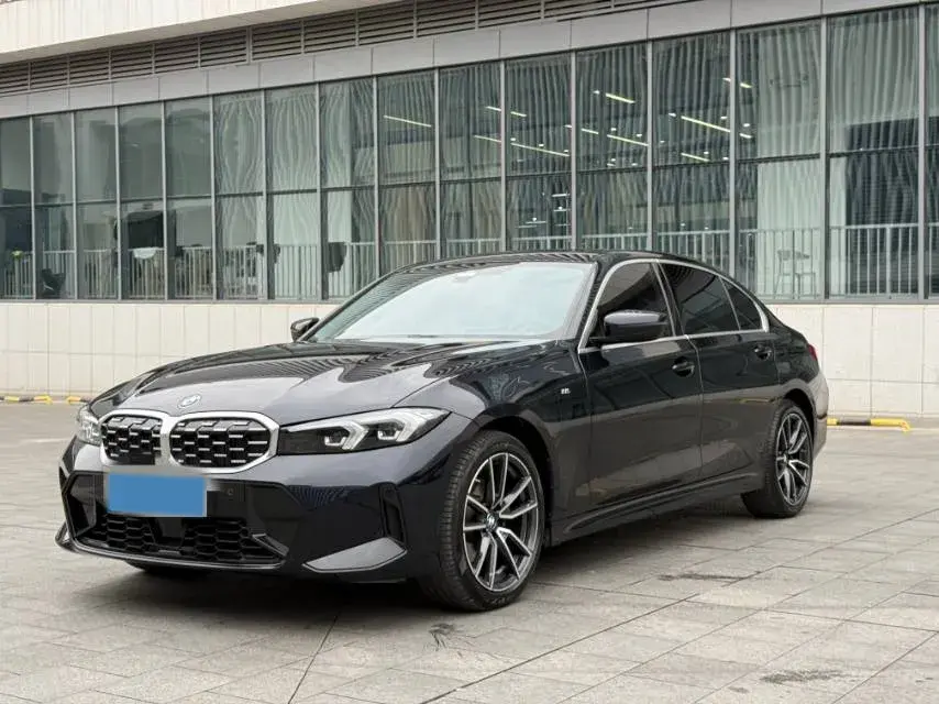 2025 BMW 3 Series 2.0T 184HP L4 8AT