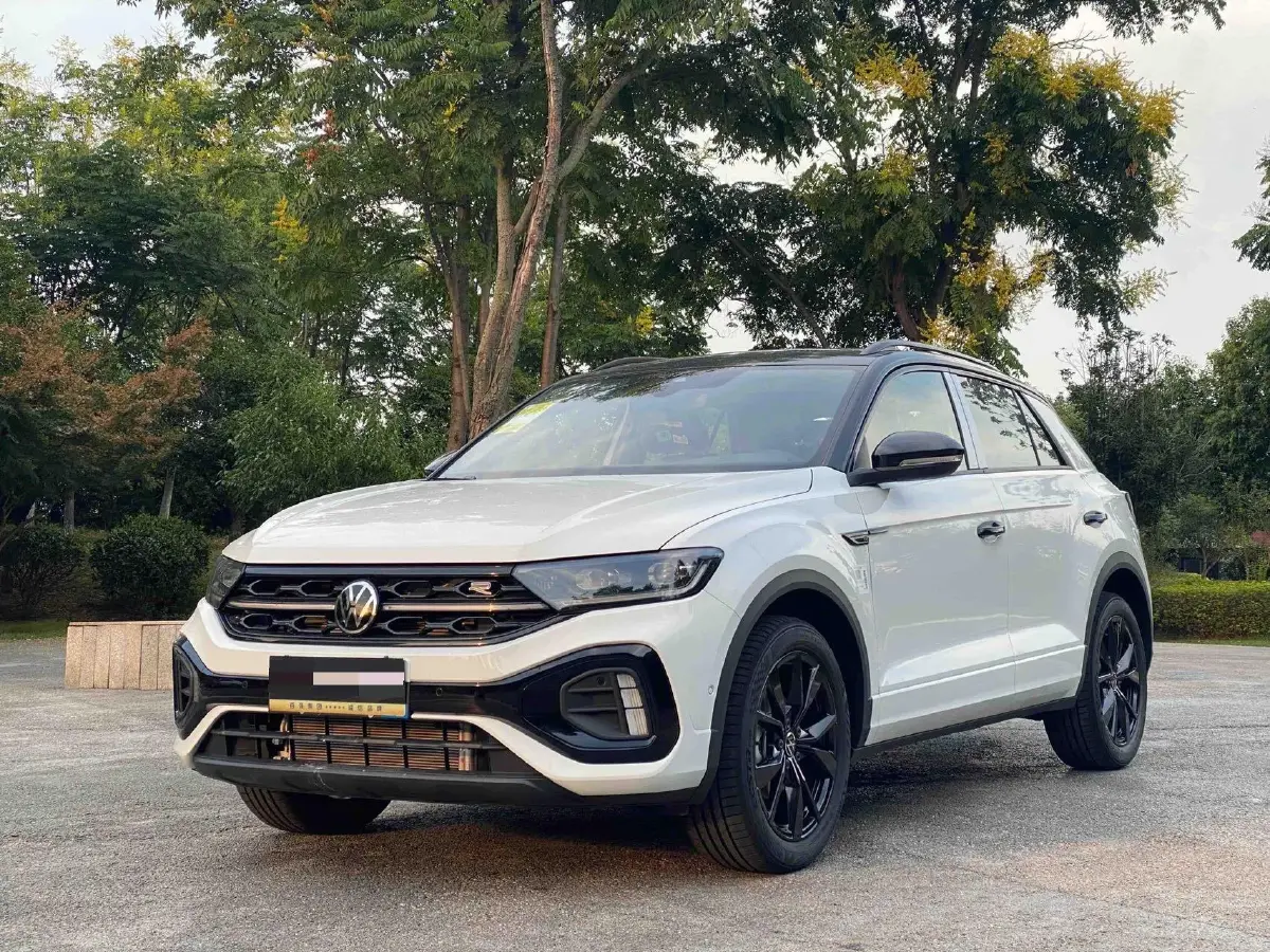 2025 Volkswagen T-Roc 1.5T 160HP L4 7DCT