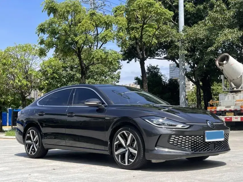 2023 VOLKSWAGEN LAMANDO thumbnail 3