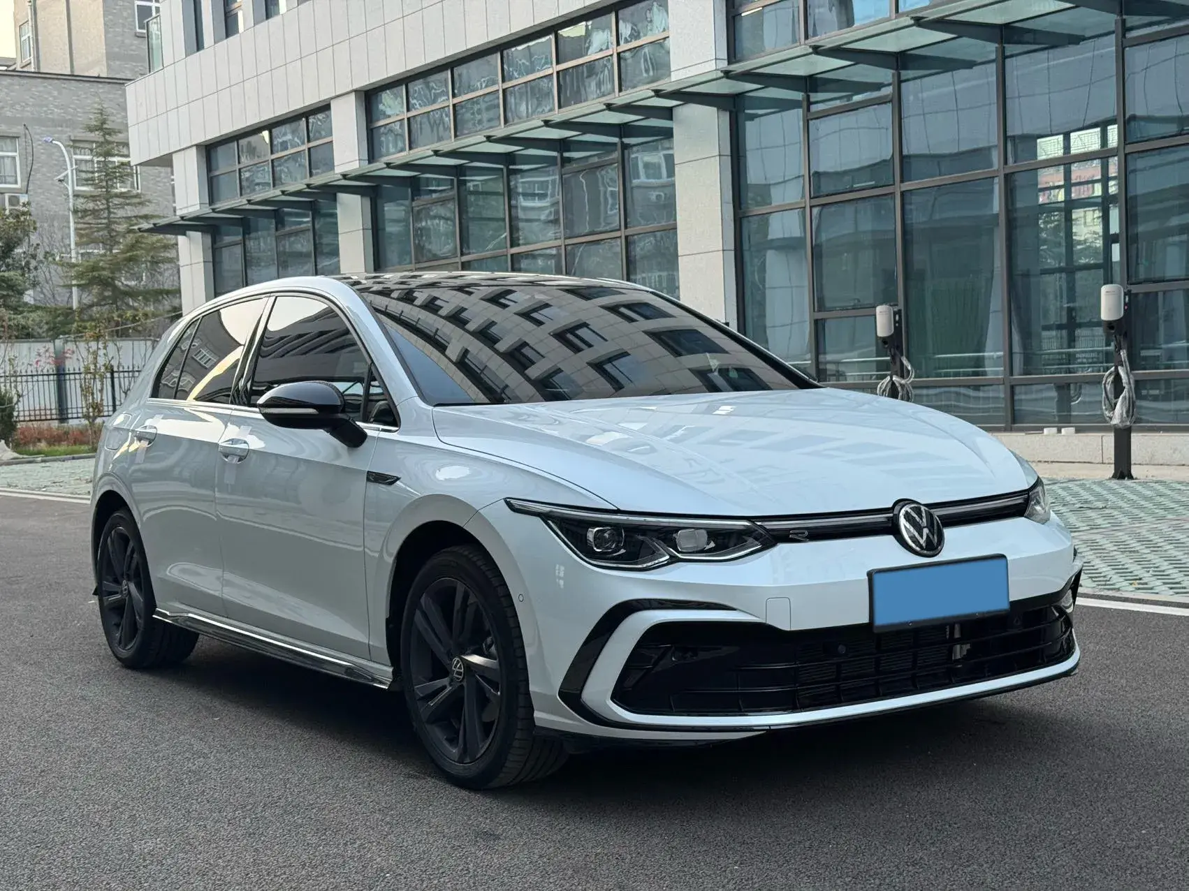 2021 VOLKSWAGEN GOLF thumbnail 3