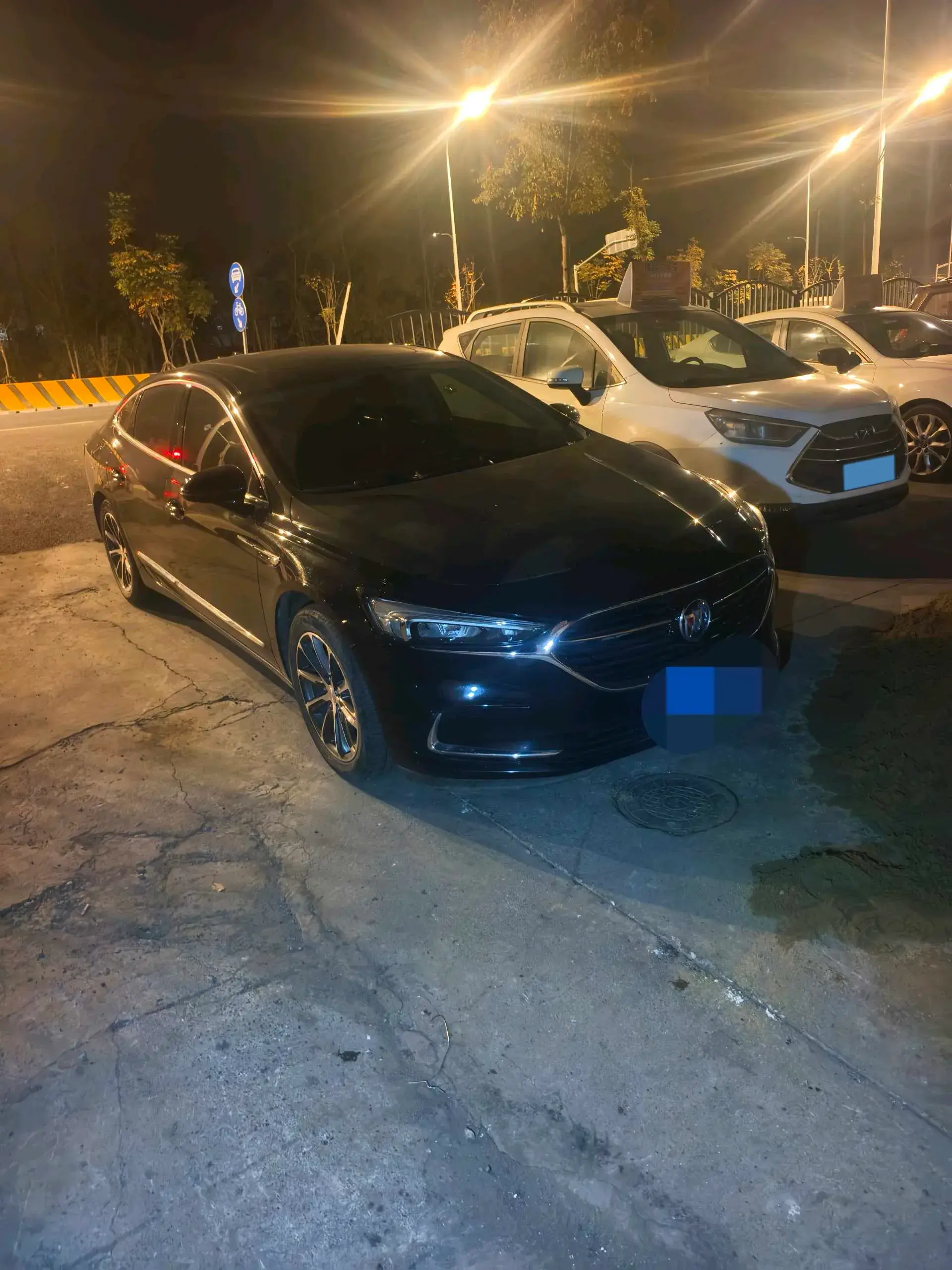 2022 BUICK LARCOSSE thumbnail 3