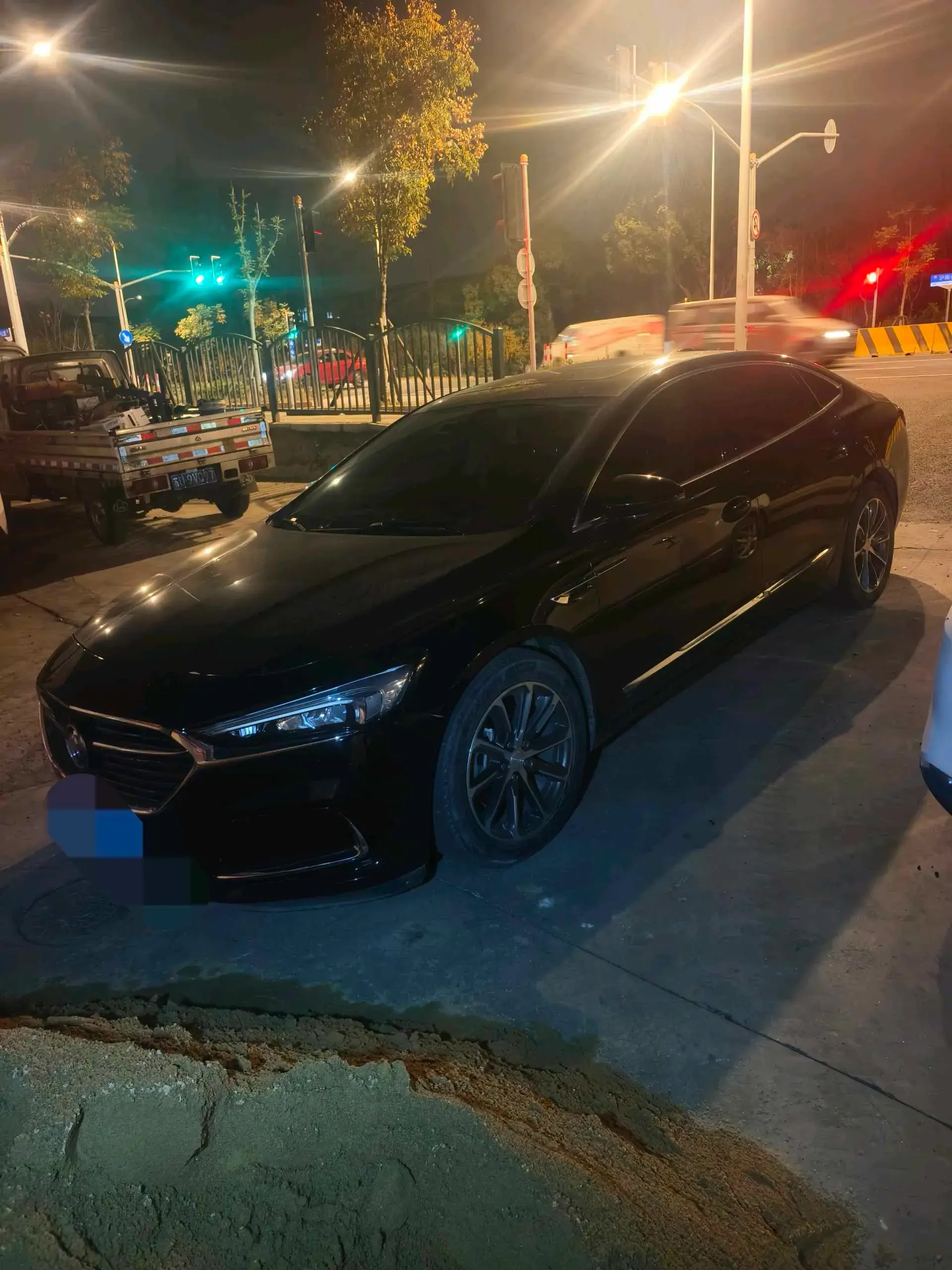 2022 BUICK LARCOSSE view 1