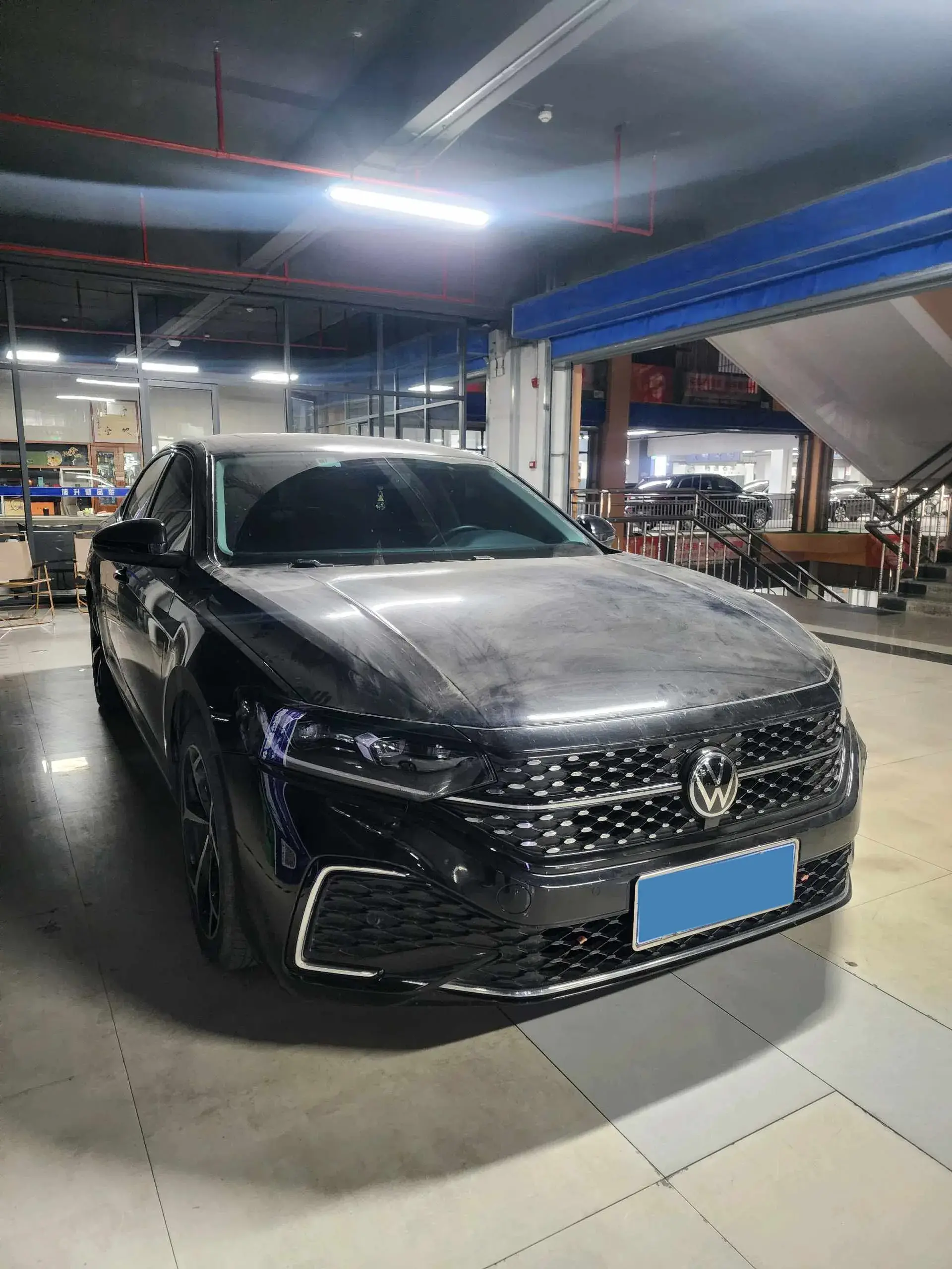 2023 VOLKSWAGEN PASSAT thumbnail 3