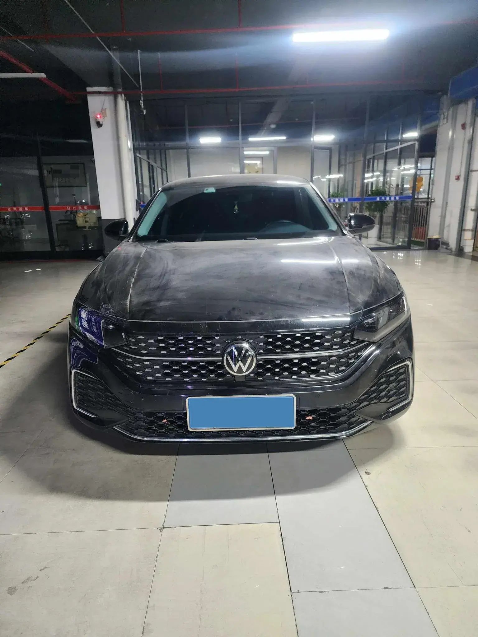 2023 VOLKSWAGEN PASSAT thumbnail 2