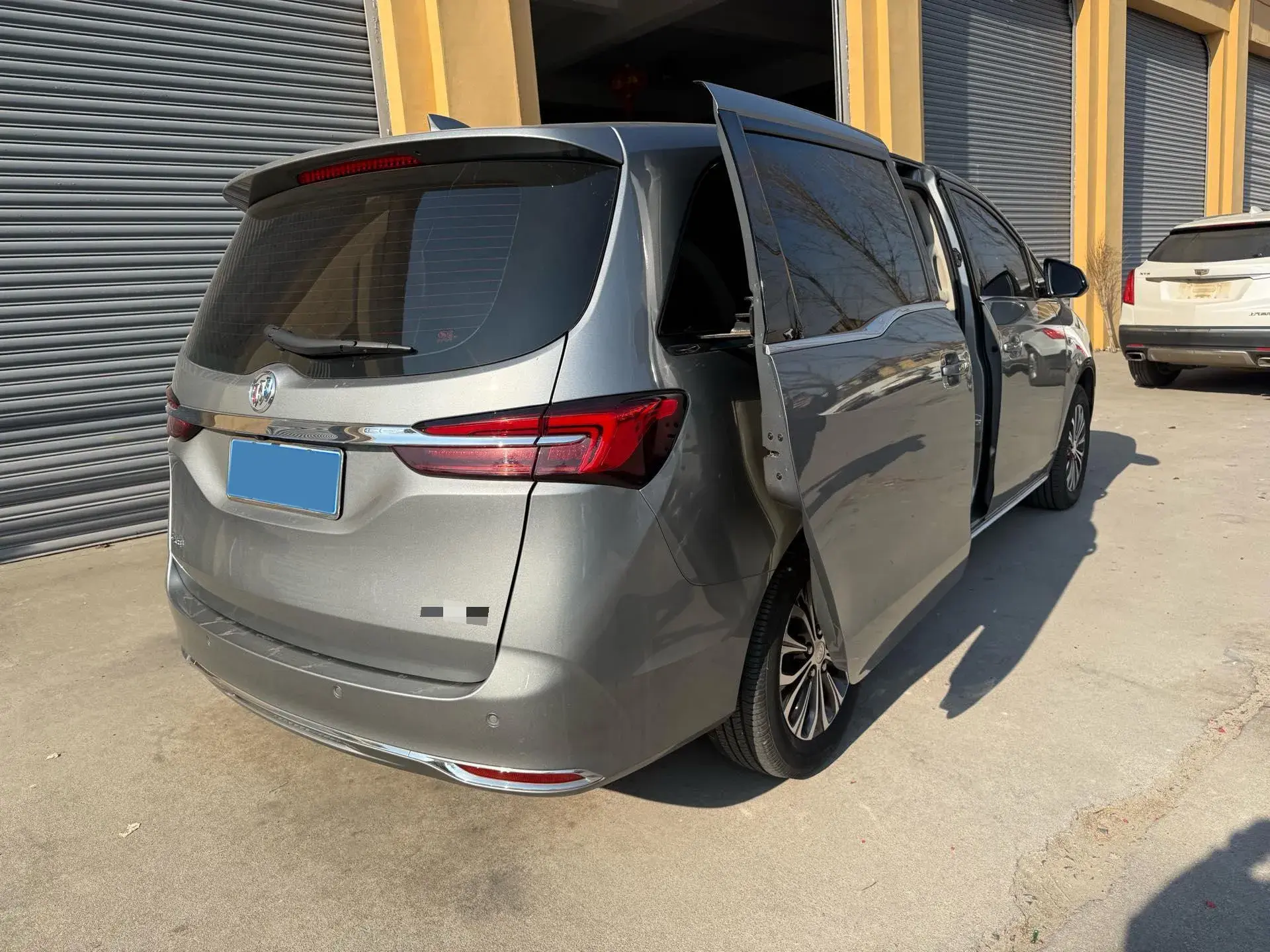 2023 BUICK GL8 thumbnail 4