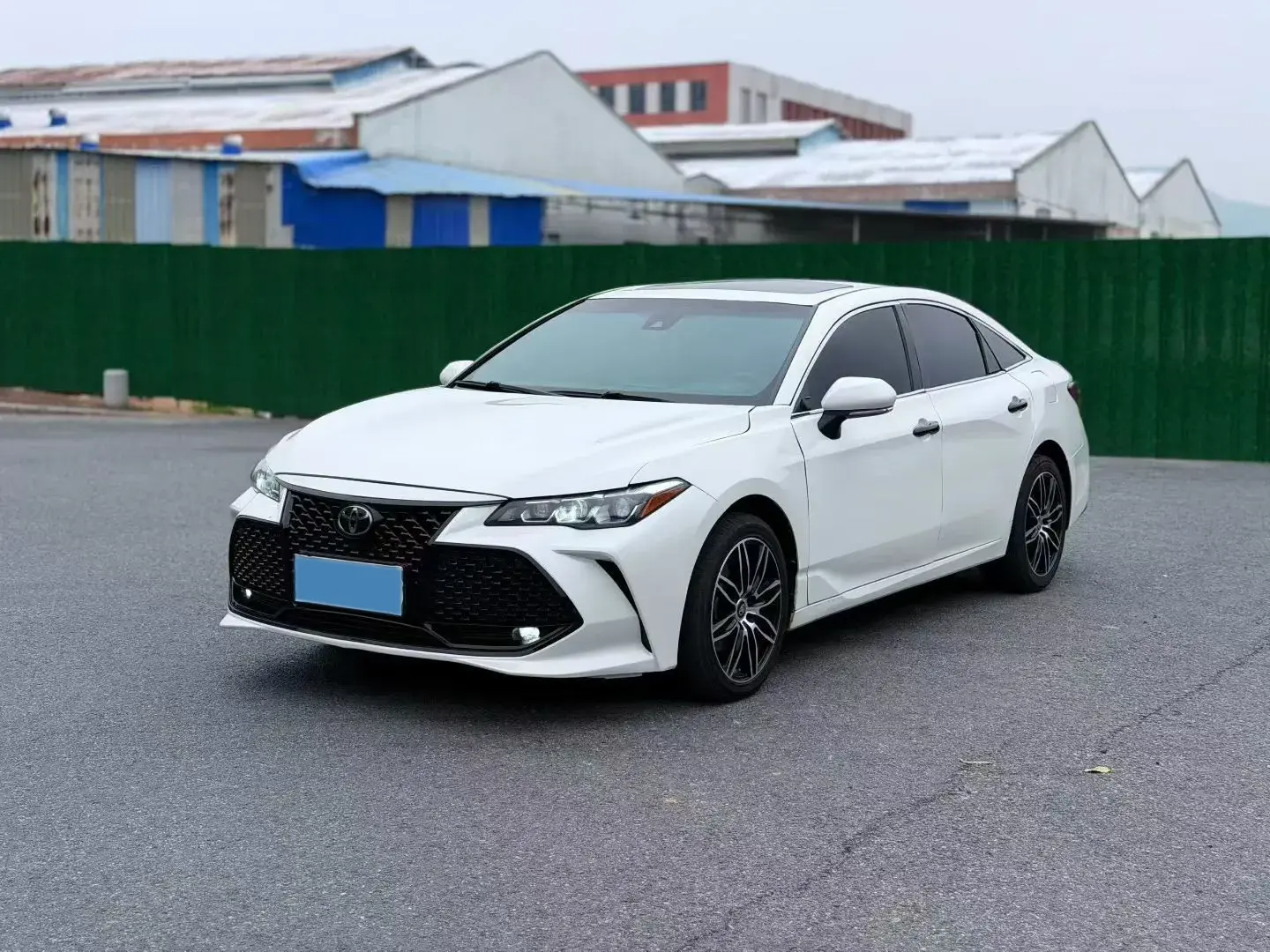 2019 TOYOTA AVALON view 1
