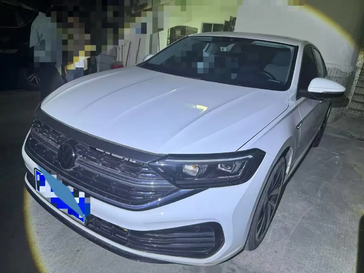 2023 Volkswagen Sagitar 1.5T 160HP L4 7DCT