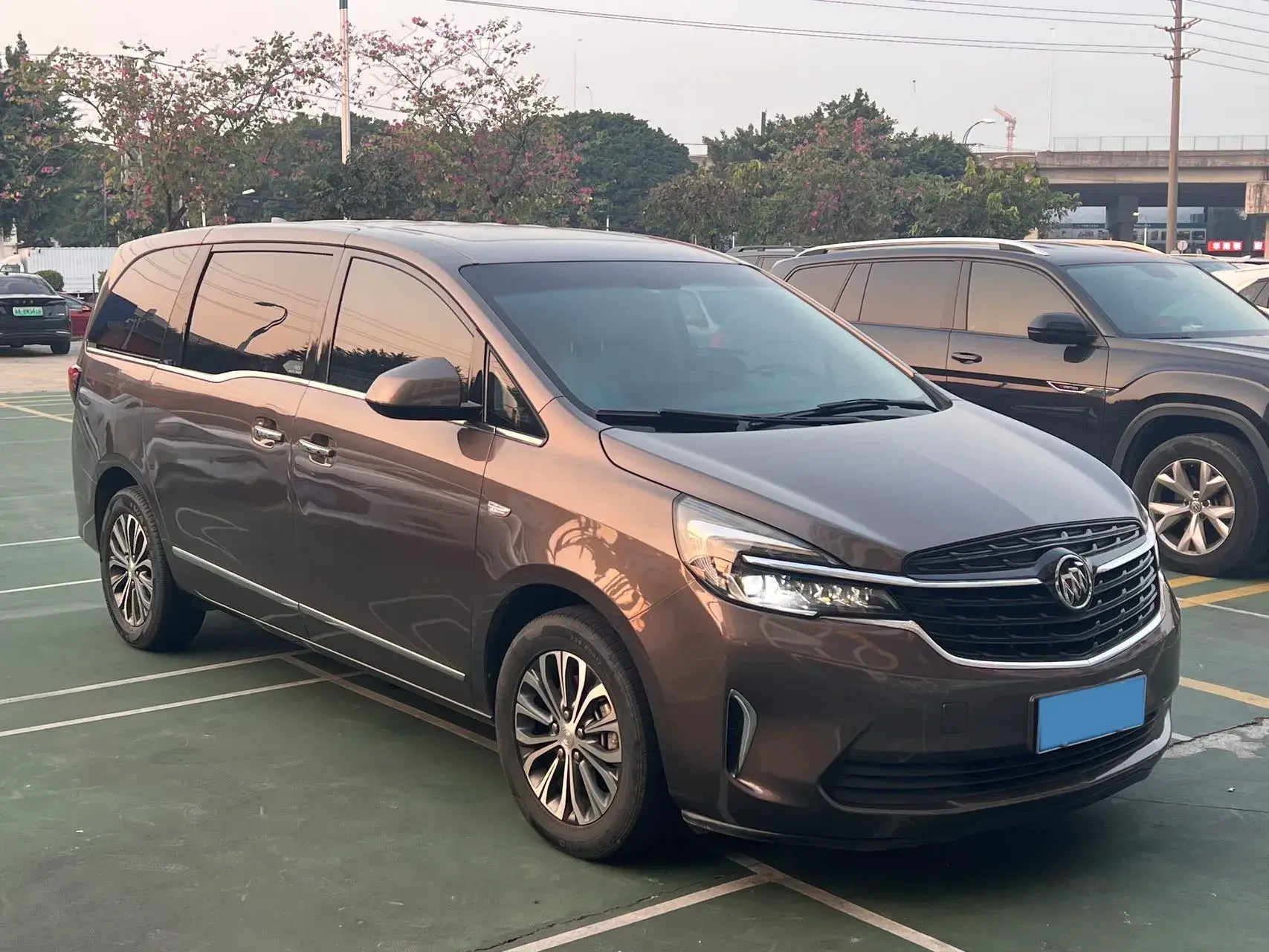 2021 BUICK GL8 thumbnail 3