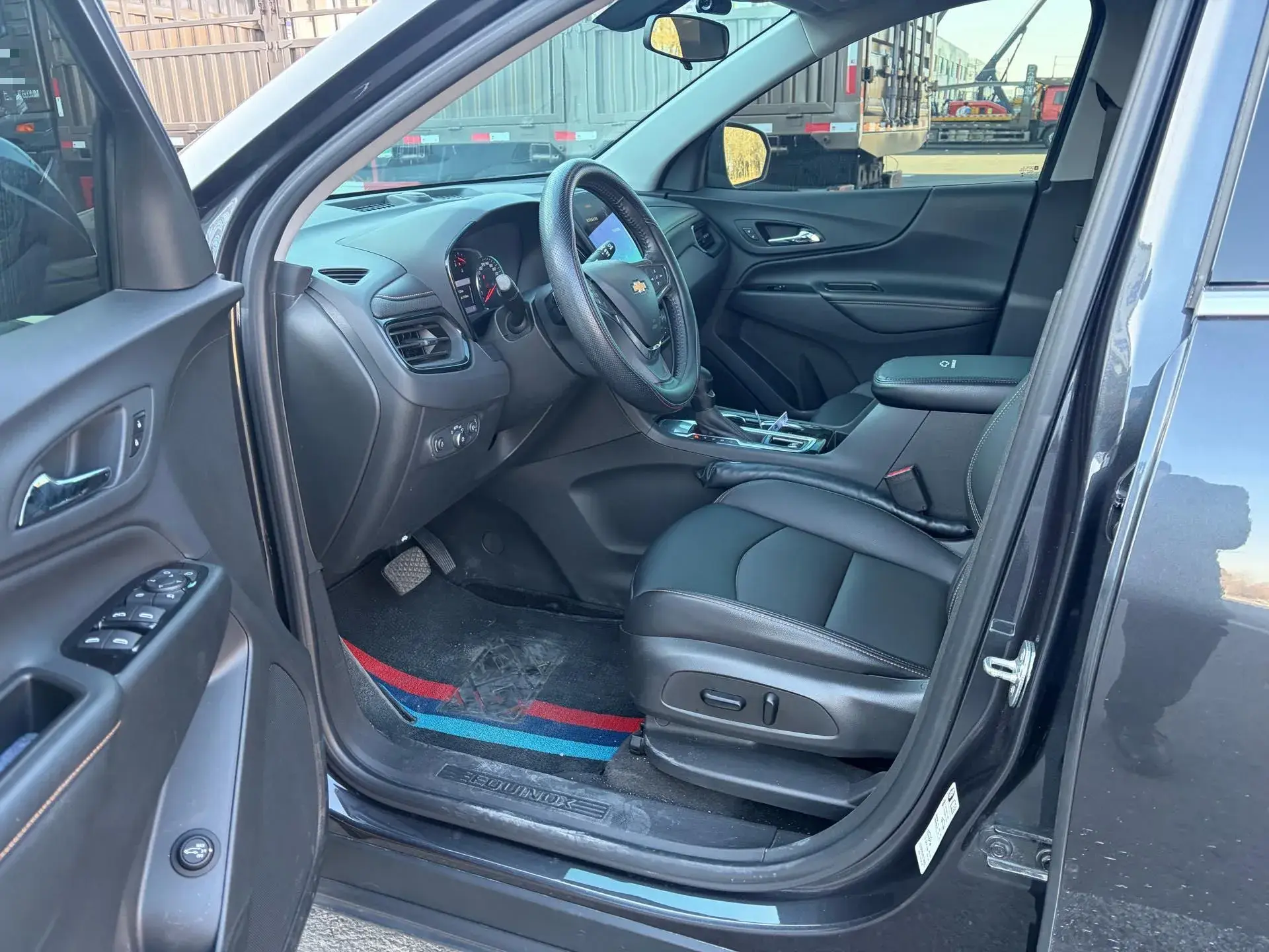 2021 CHEVROLET EQUINOX thumbnail 4